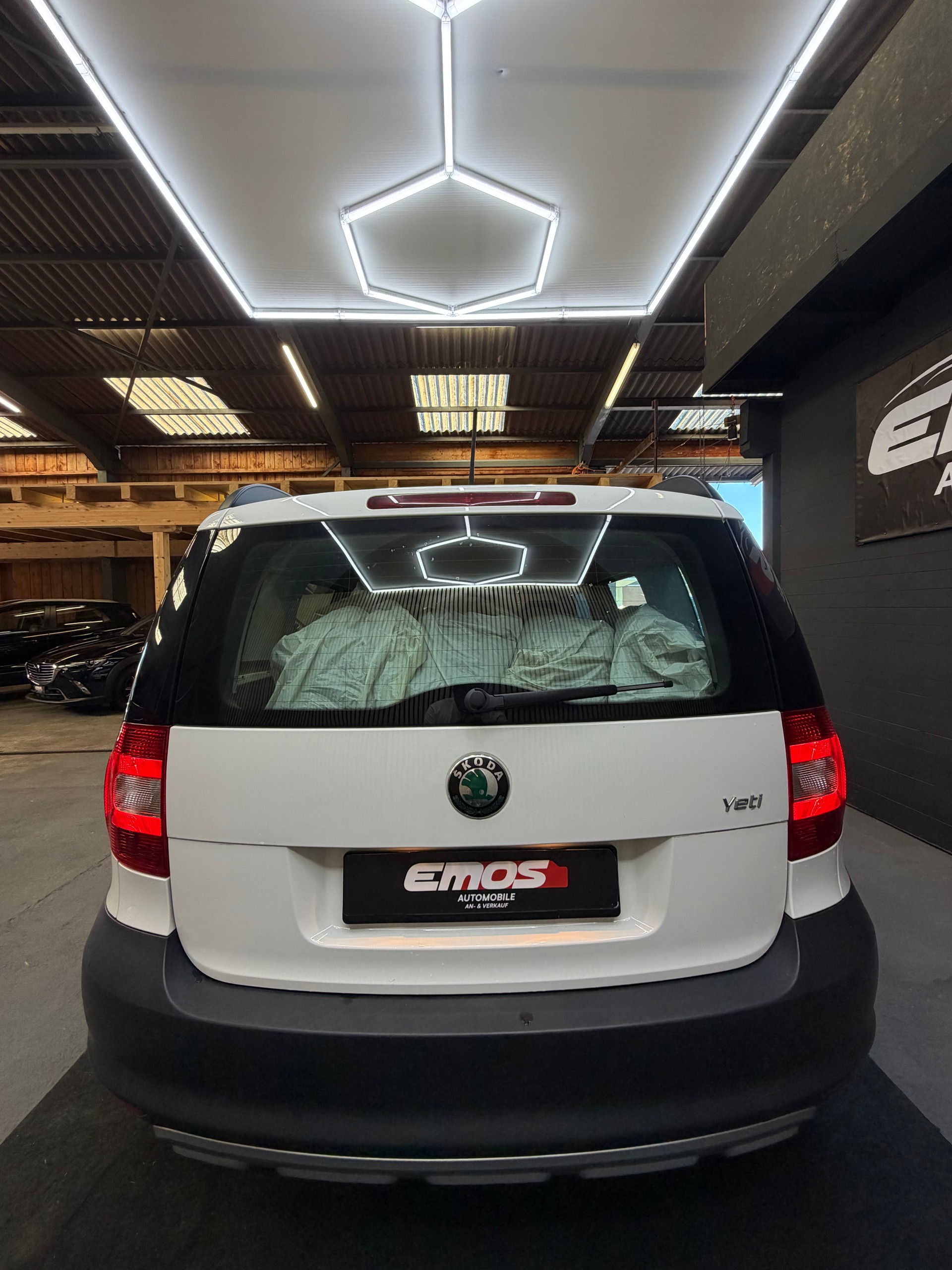 SKODA Yeti 1.2 TSI Ambition-image-6