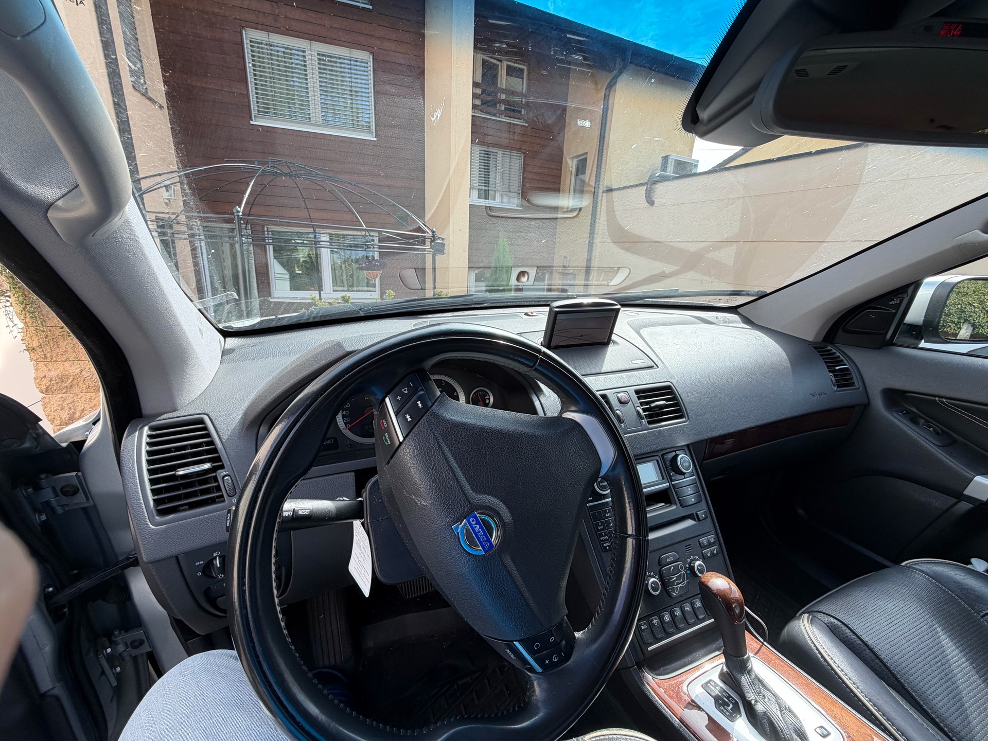 VOLVO 2.4D5 Executive 7P. AWD-image-4