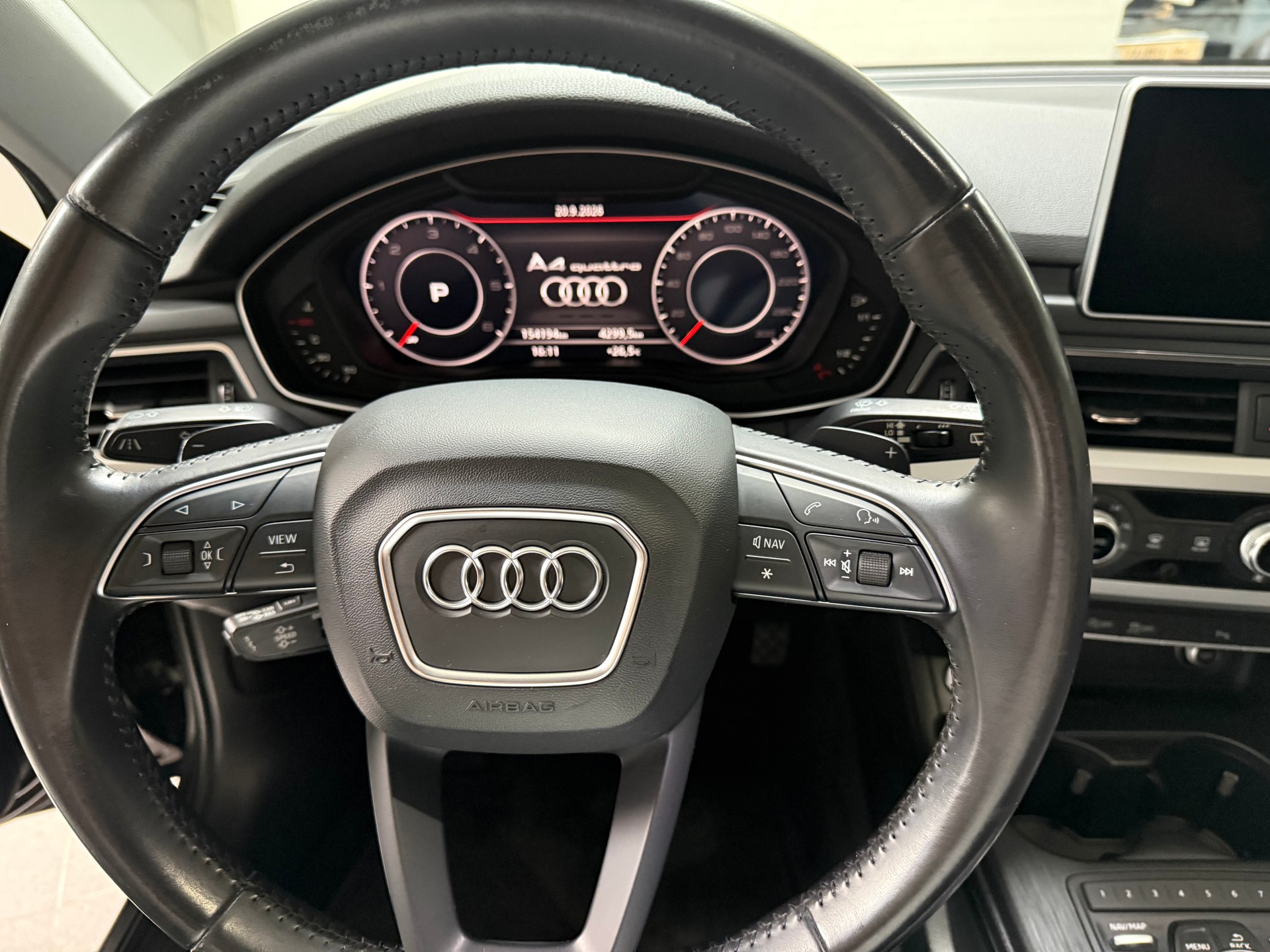 AUDI A4 Avant 2.0 TDI quattro S-tronic-image-15