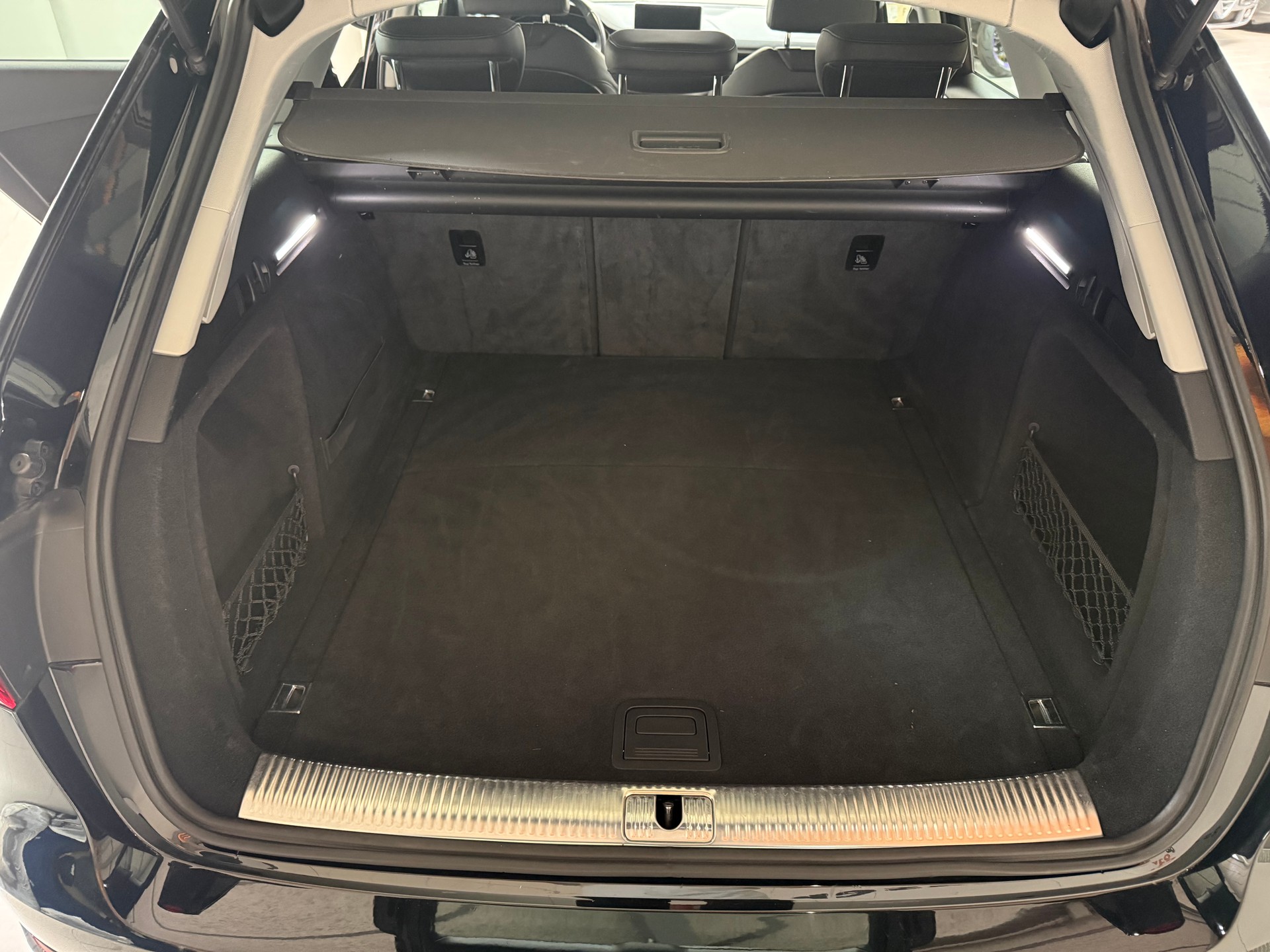 AUDI A4 Avant 2.0 TDI quattro S-tronic-image-11