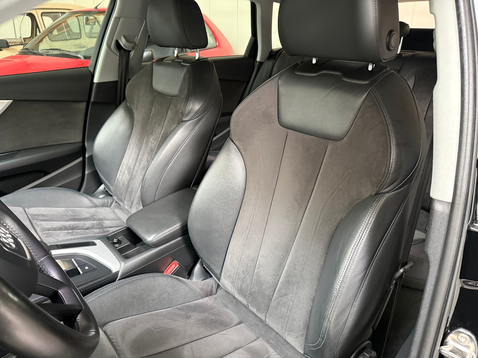 AUDI A4 Avant 2.0 TDI quattro S-tronic-image-14