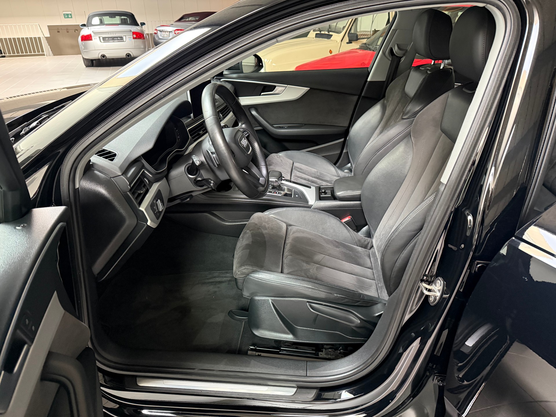AUDI A4 Avant 2.0 TDI quattro S-tronic-image-12