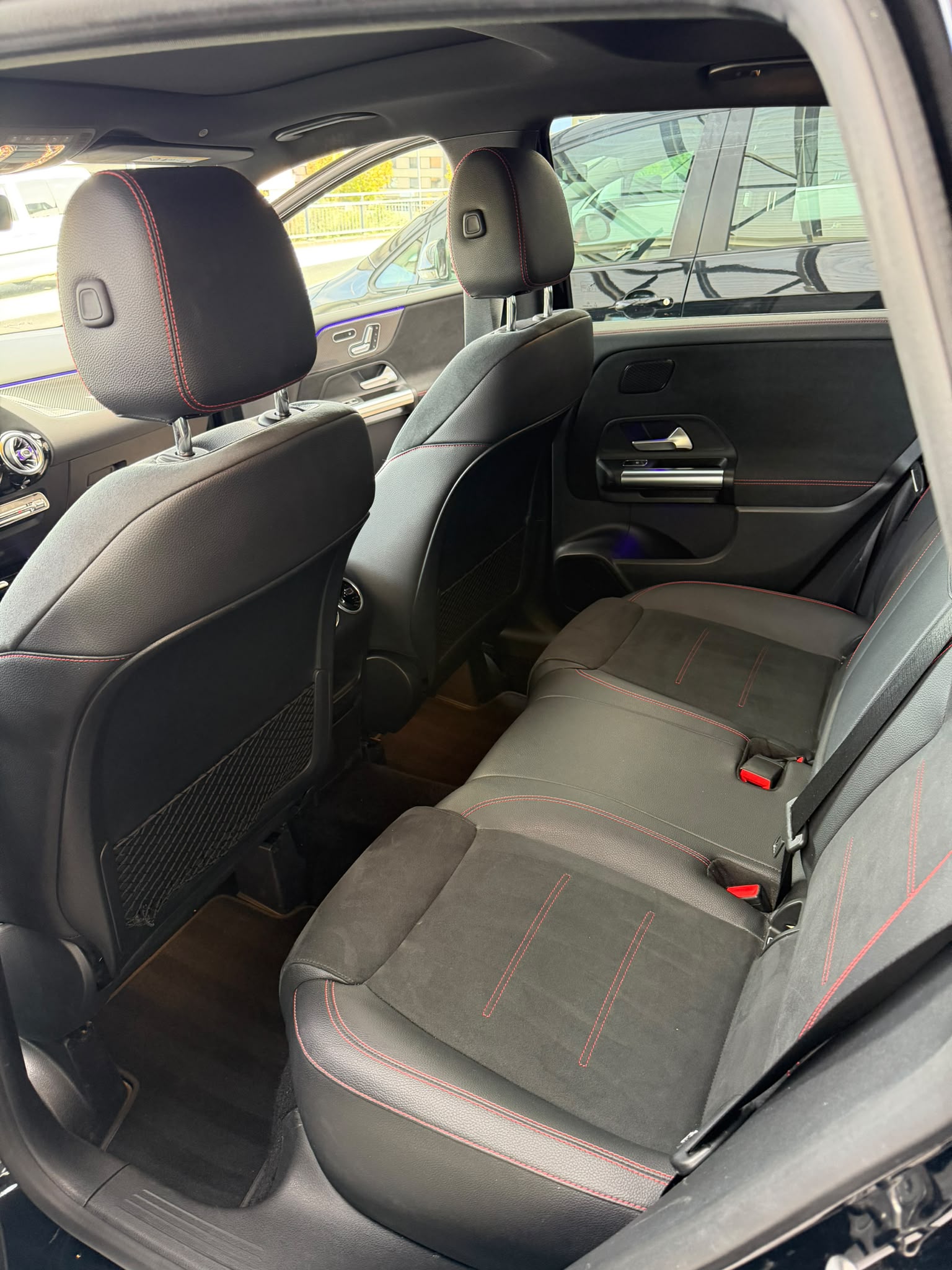 MERCEDES-BENZ B 200 d AMG Line 8G-DCT-image-8