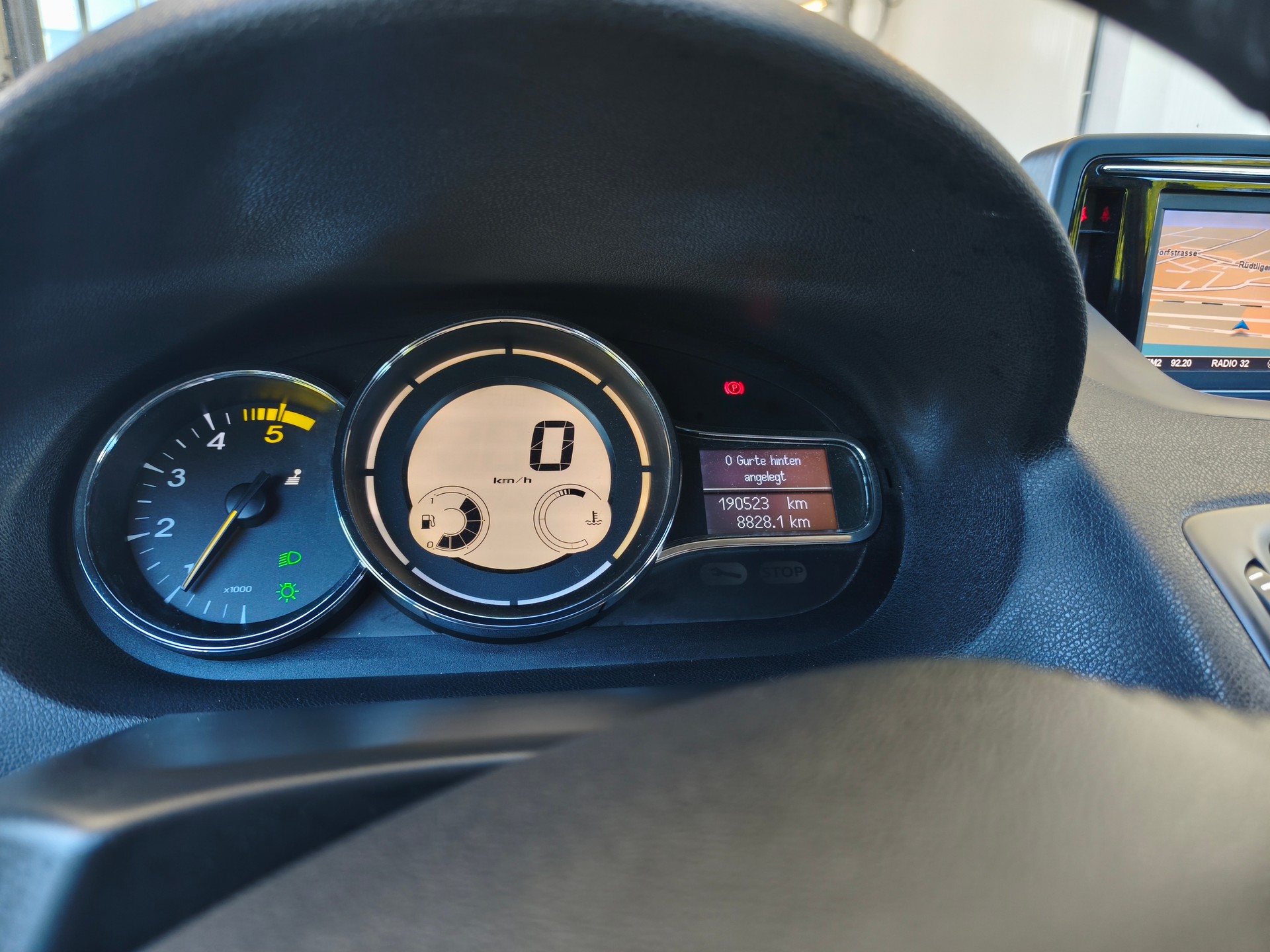 RENAULT Mégane Grandtour 1.5 dCi Expression-image-9