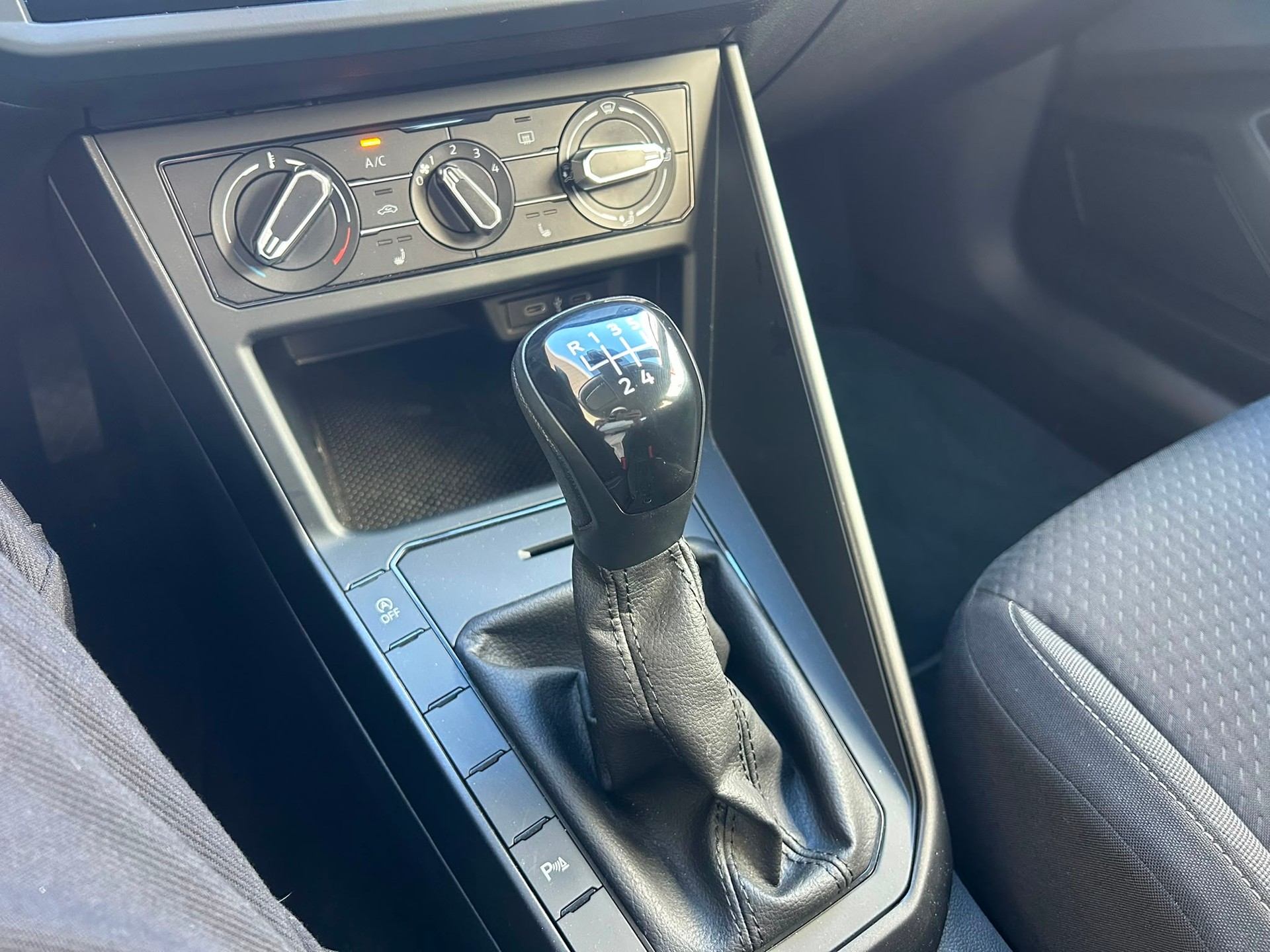 VW Polo 1.0 TSI Style-image-11