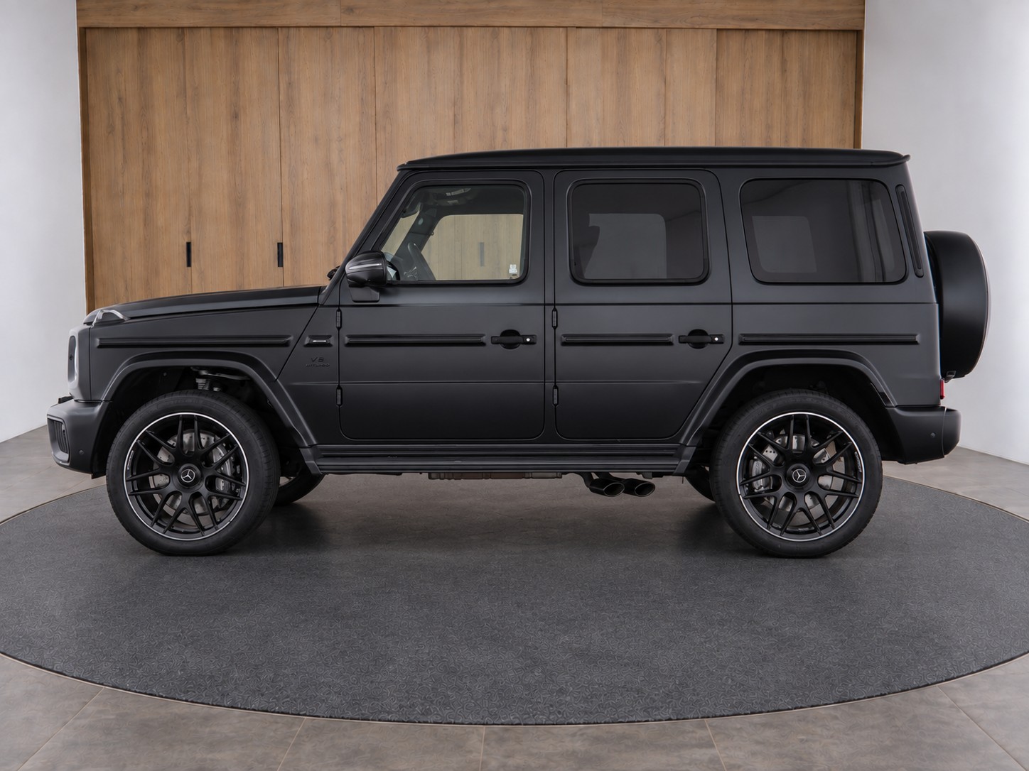 MERCEDES-BENZ G 63 AMG 9G-Tronic Facelift mit 605 PS Exklusive Magno Mattlackierung-image-2