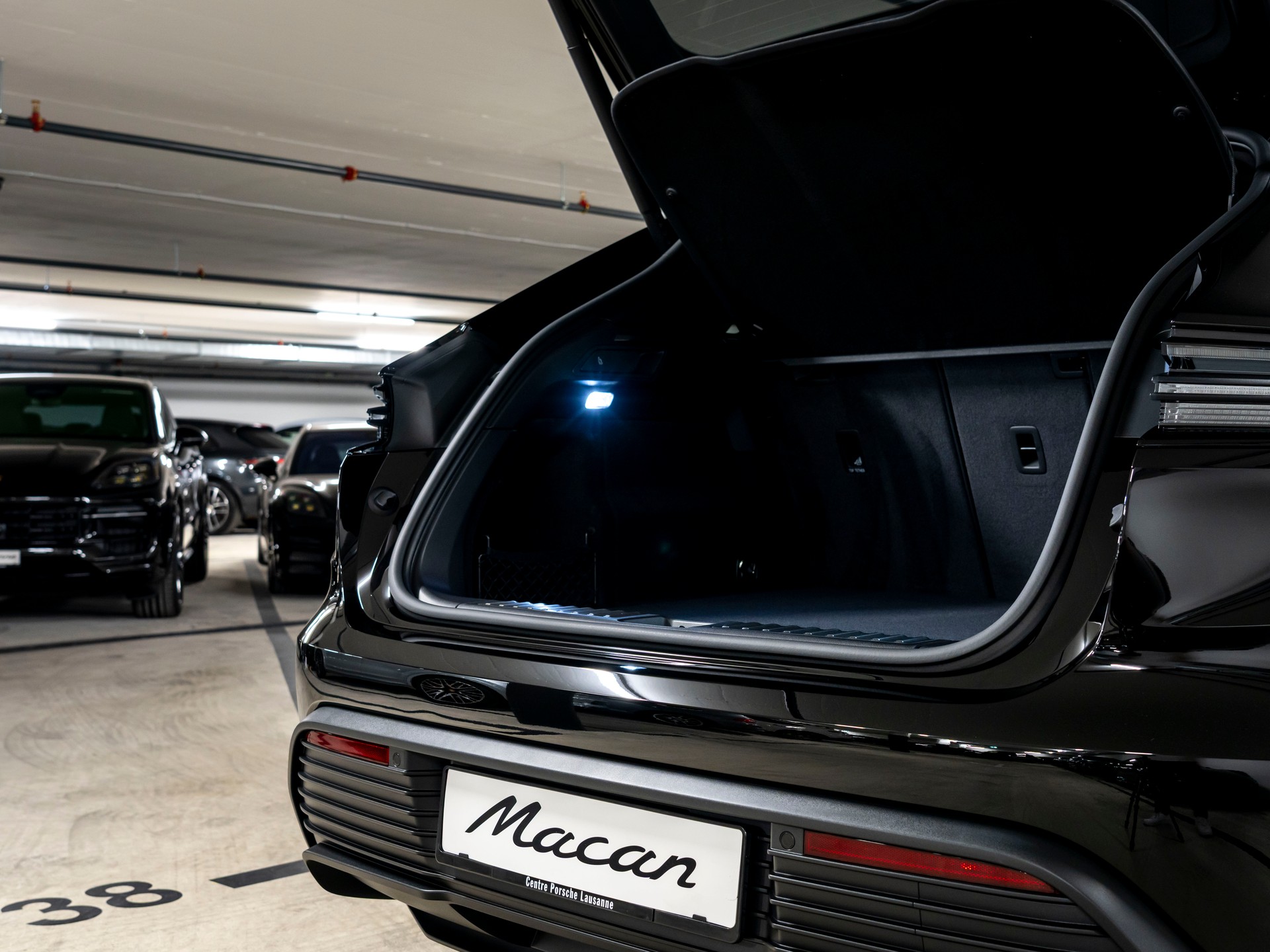 PORSCHE Macan 4 100kWh-image-25
