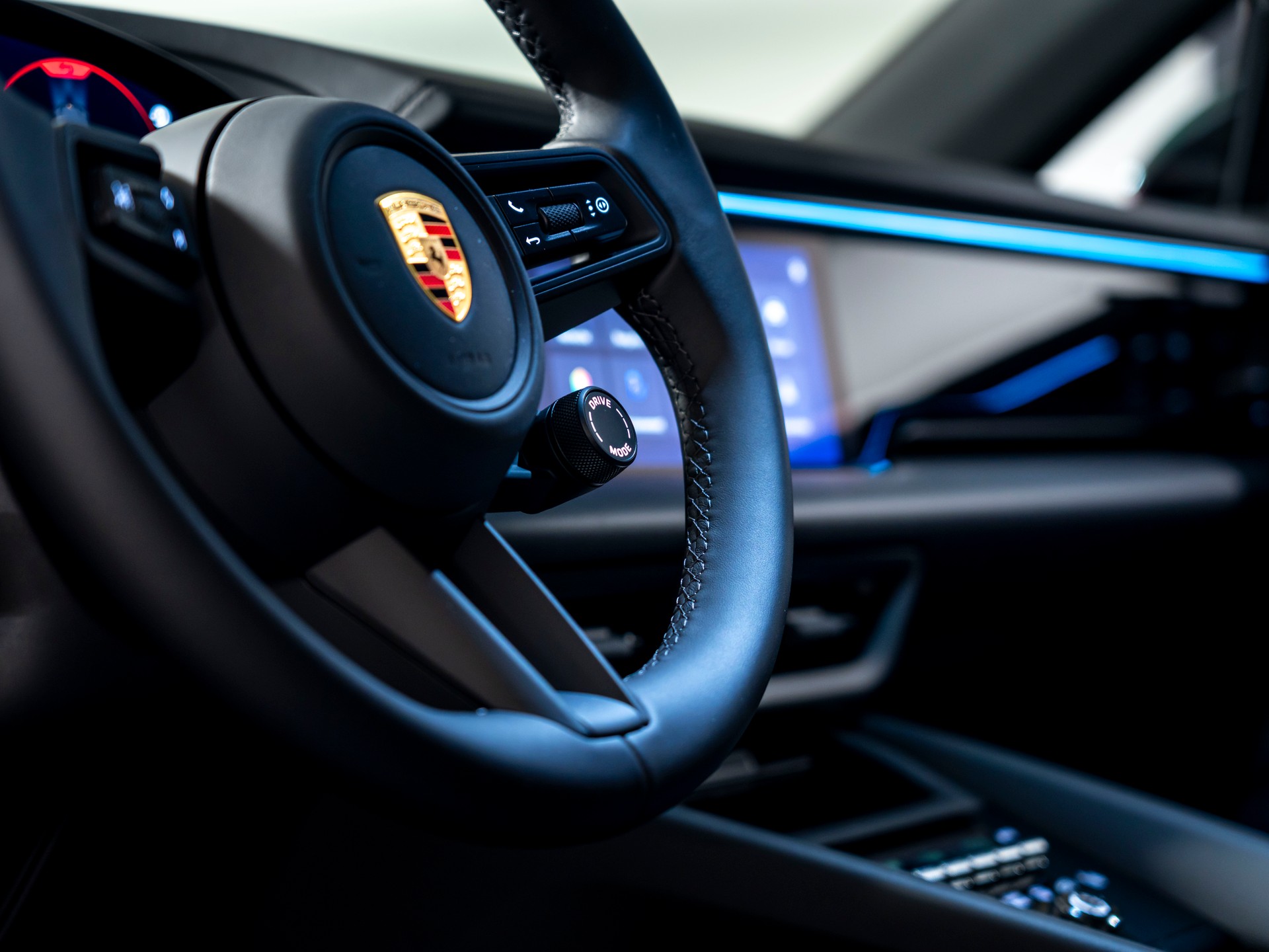 PORSCHE Macan 4 100kWh-image-13