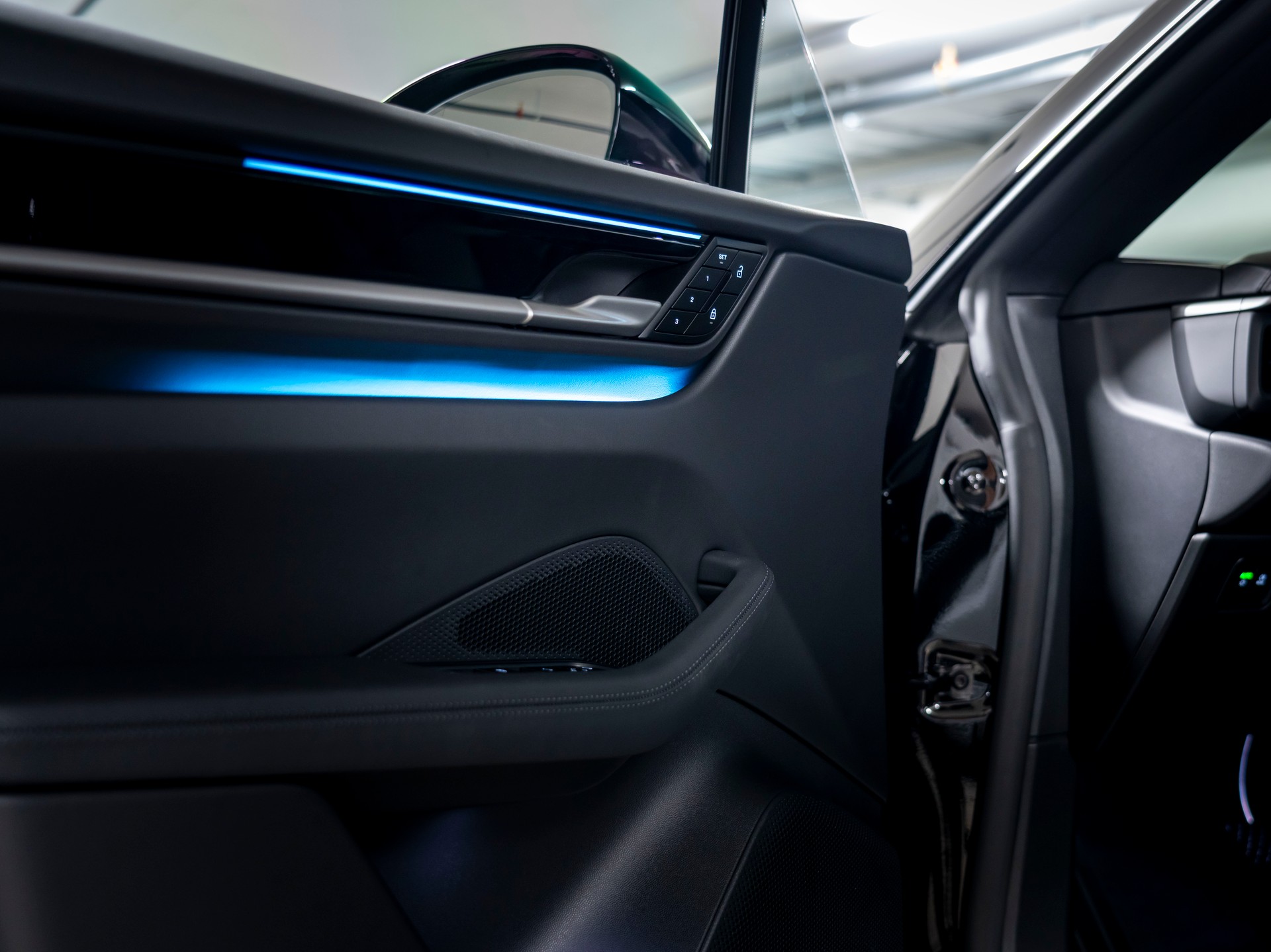 PORSCHE Macan 4 100kWh-image-18