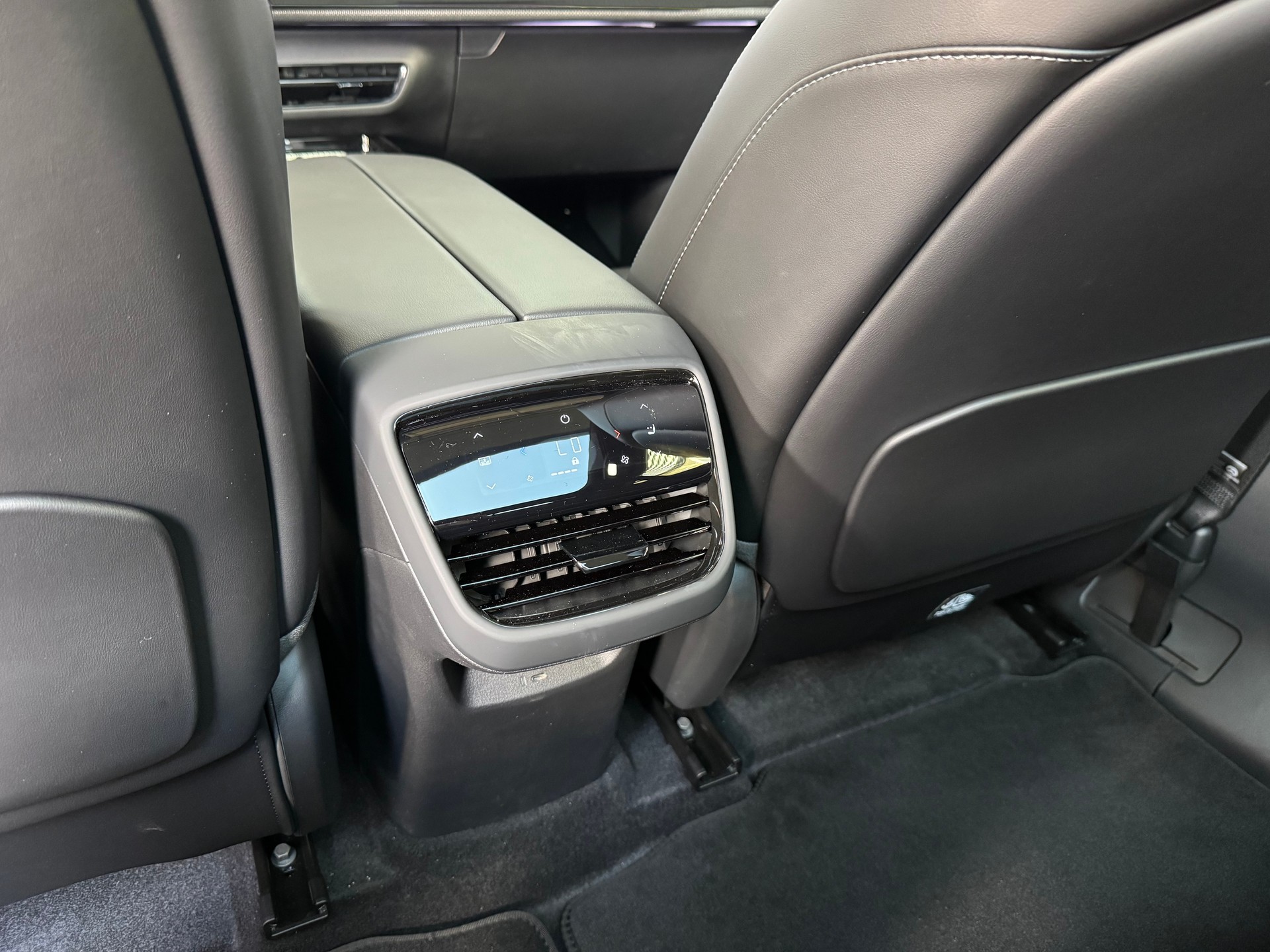 MAZDA CX-6e 68,8 kWh Takumi-image-10