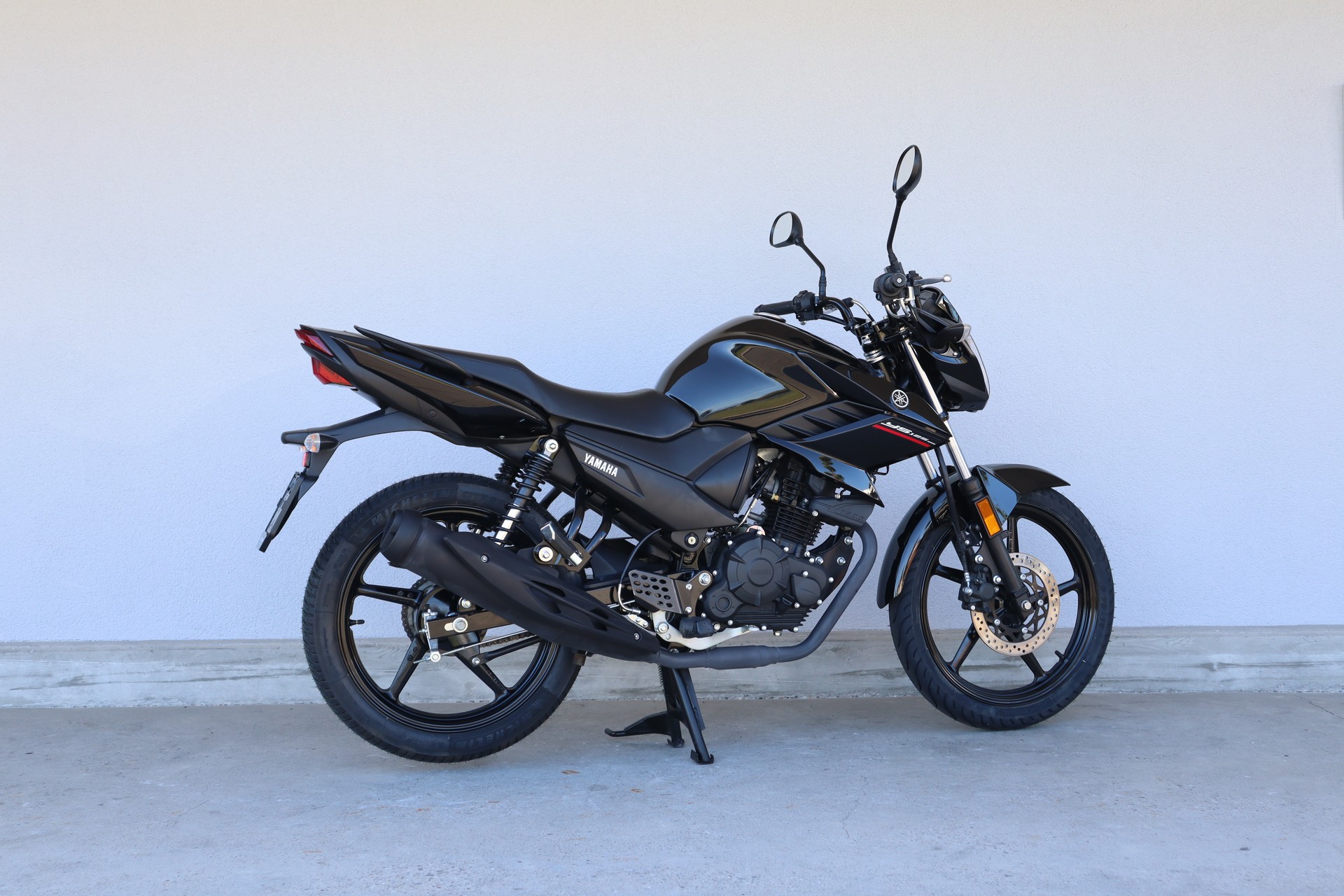 YAMAHA YS 125-showroom-element-2