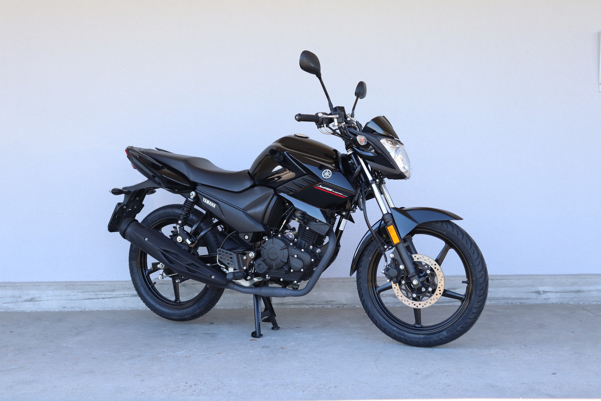 YAMAHA YS 125-showroom-element-1