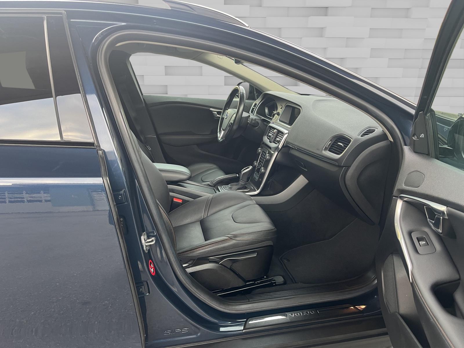 VOLVO V40 CC 2.5 T5 Summum AWD S/S-image-12
