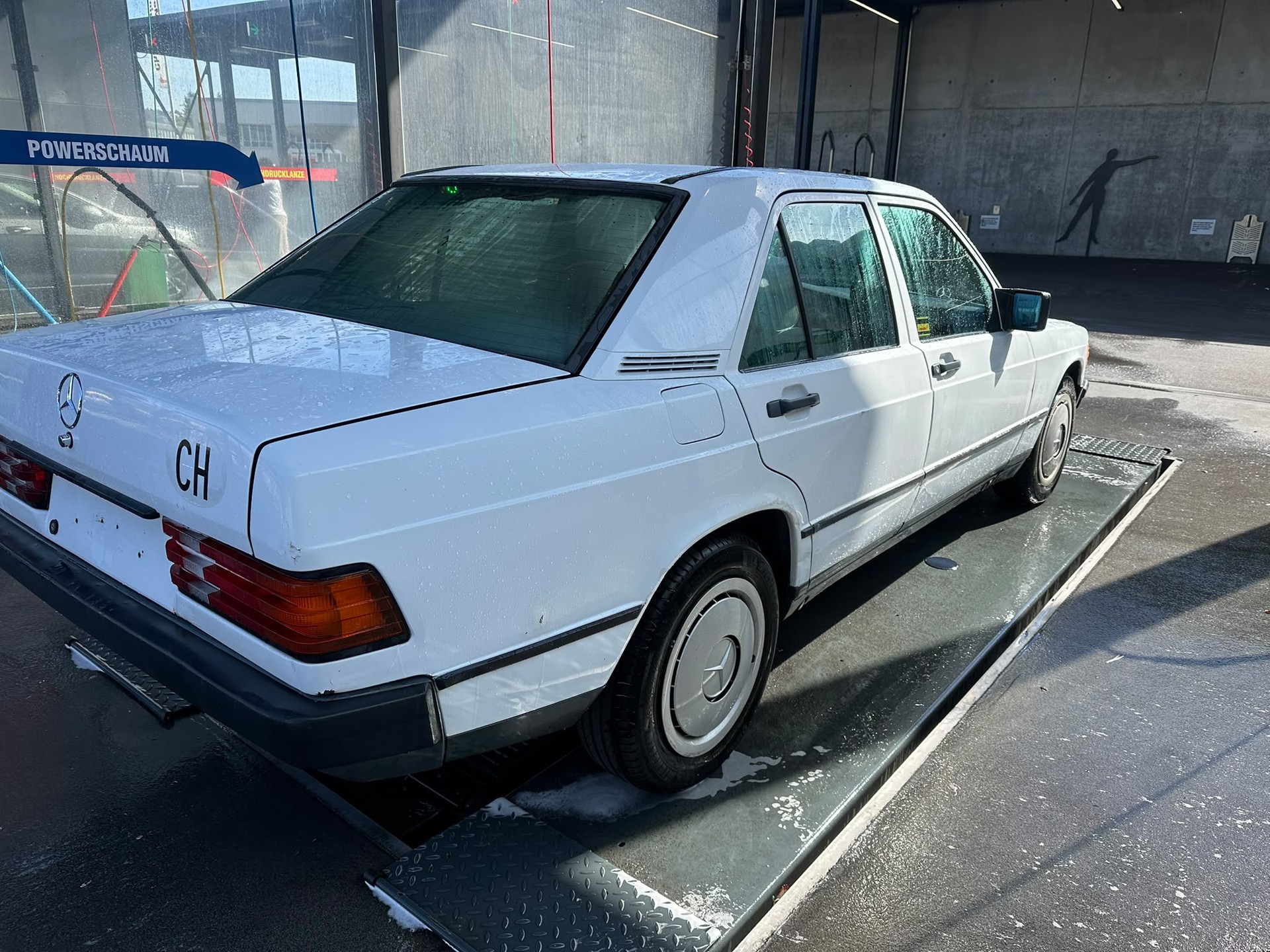 MERCEDES-BENZ 190 E 2.0-image-5