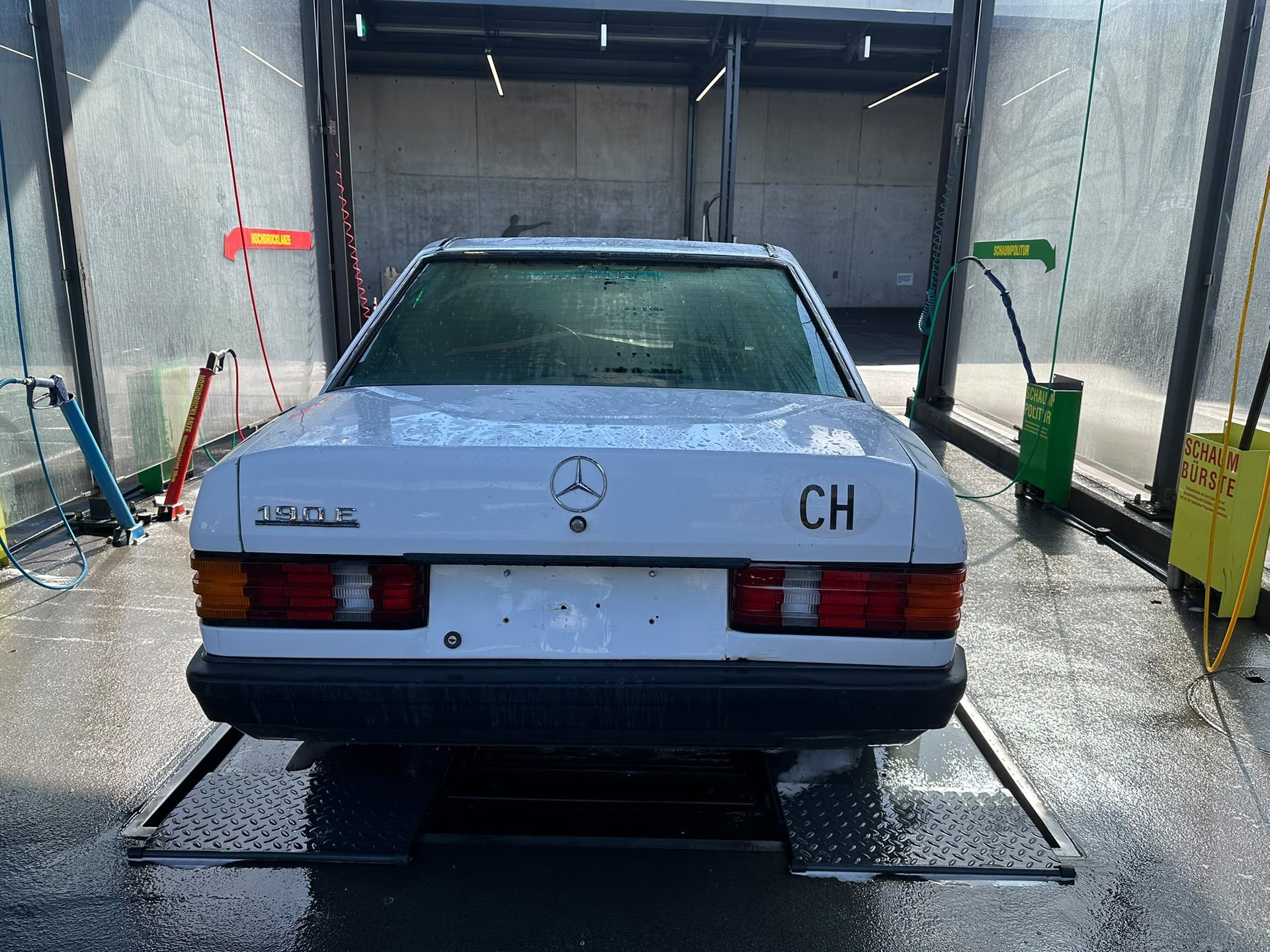 MERCEDES-BENZ 190 E 2.0-image-4