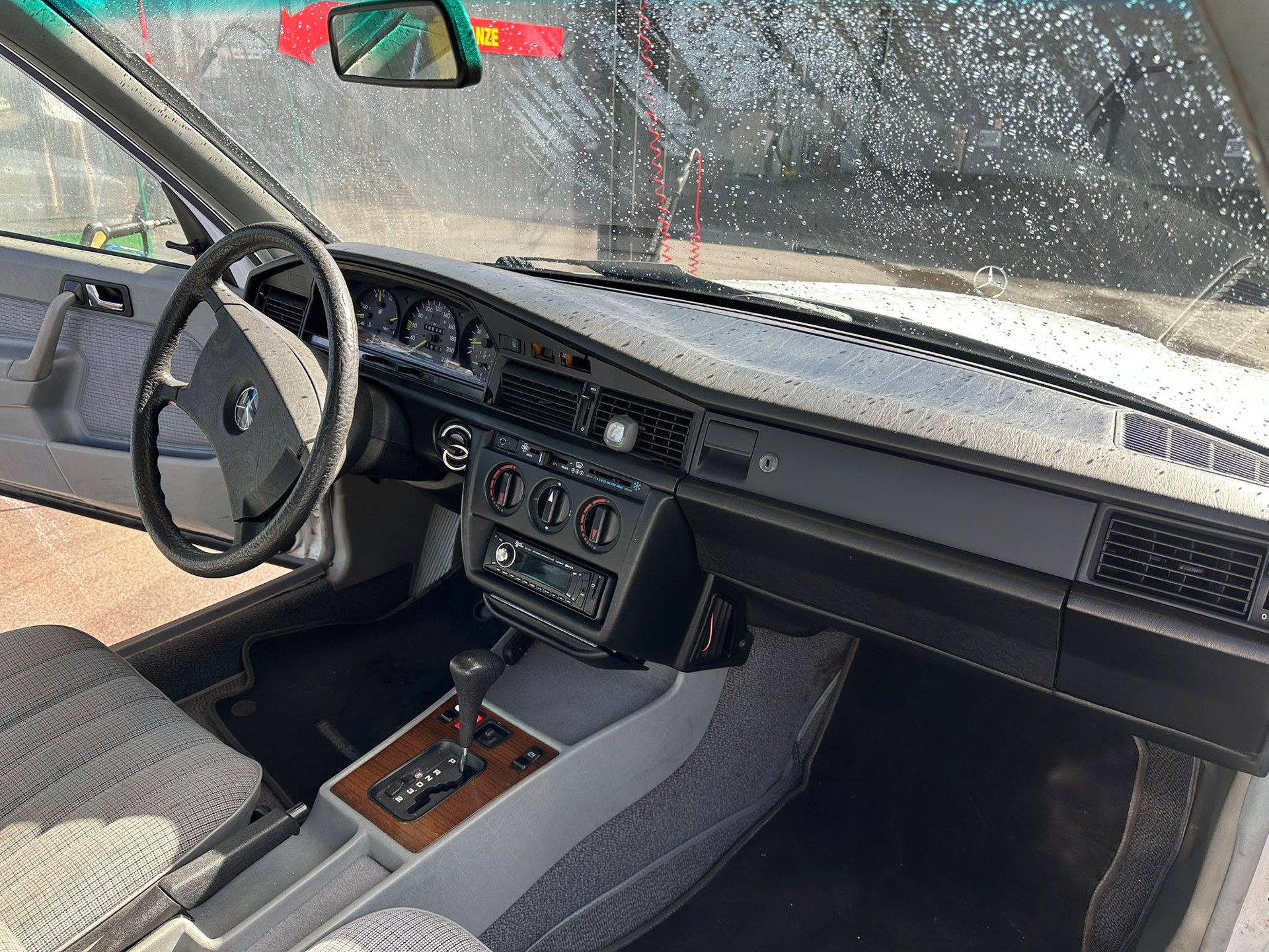 MERCEDES-BENZ 190 E 2.0-image-6