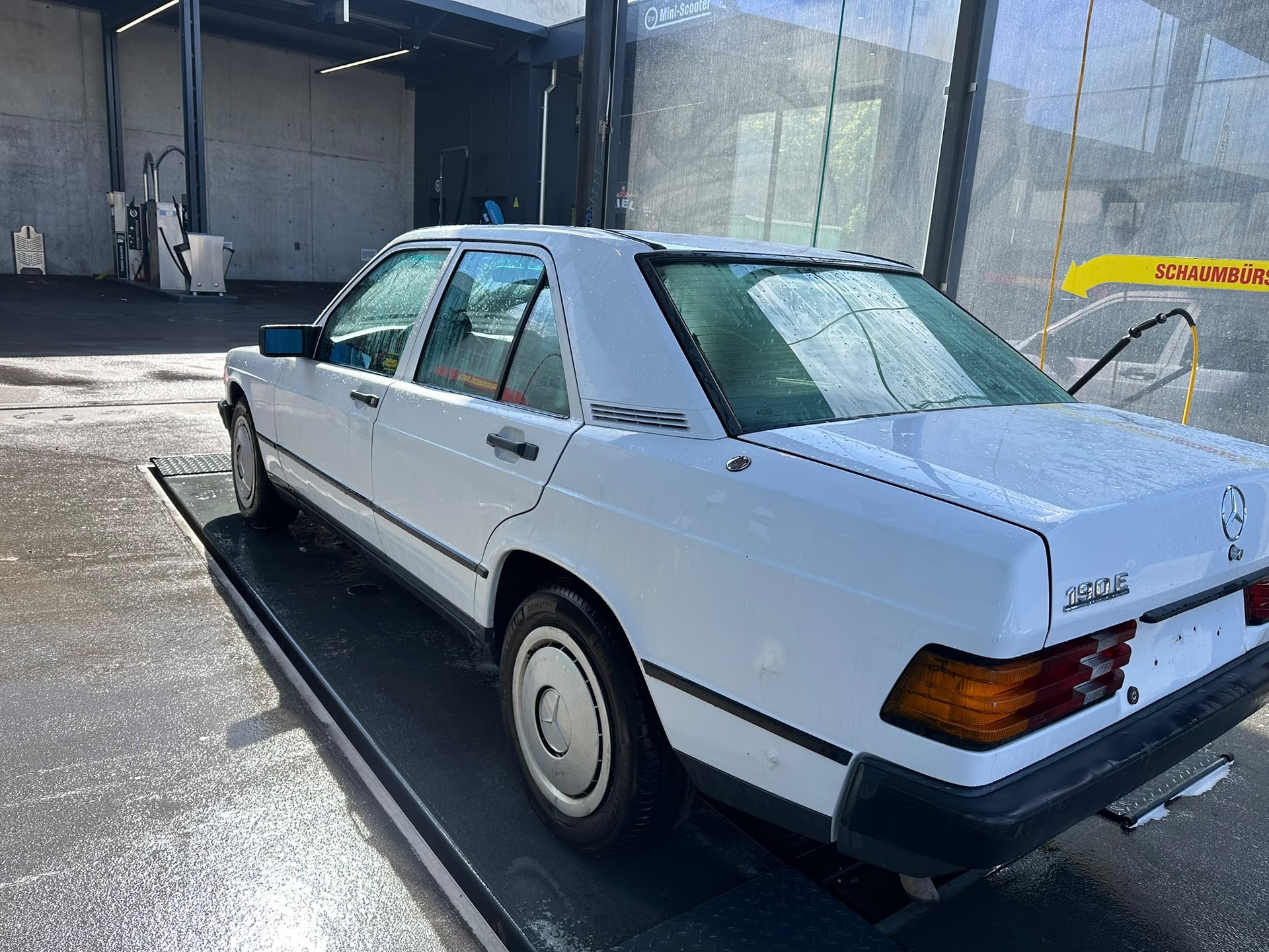 MERCEDES-BENZ 190 E 2.0-image-3
