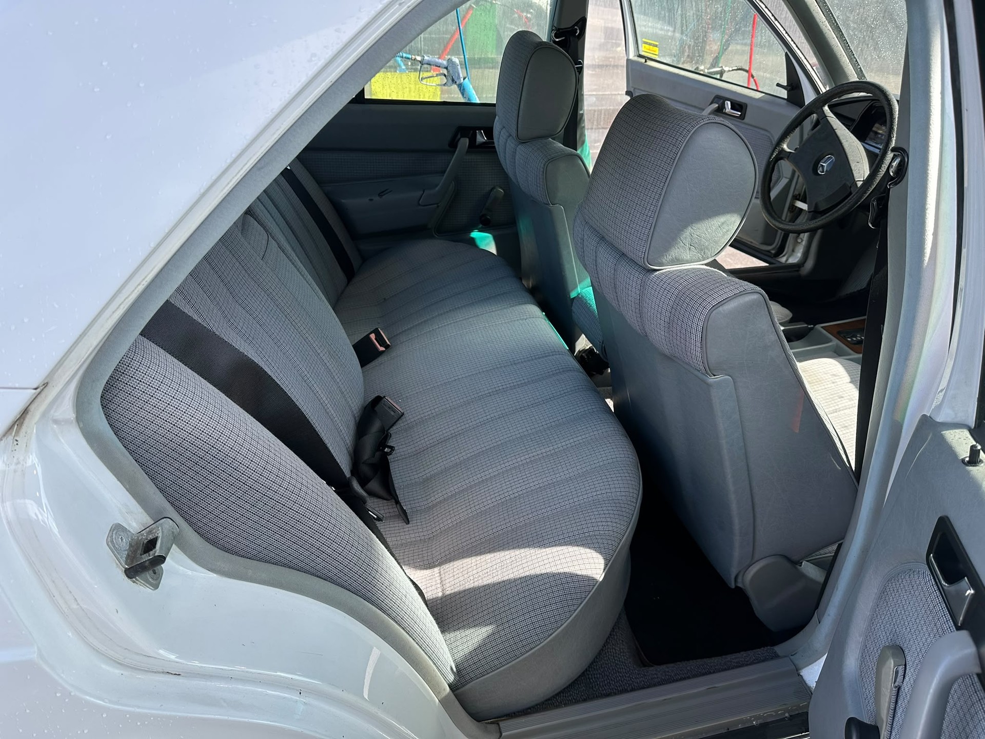 MERCEDES-BENZ 190 E 2.0-image-11