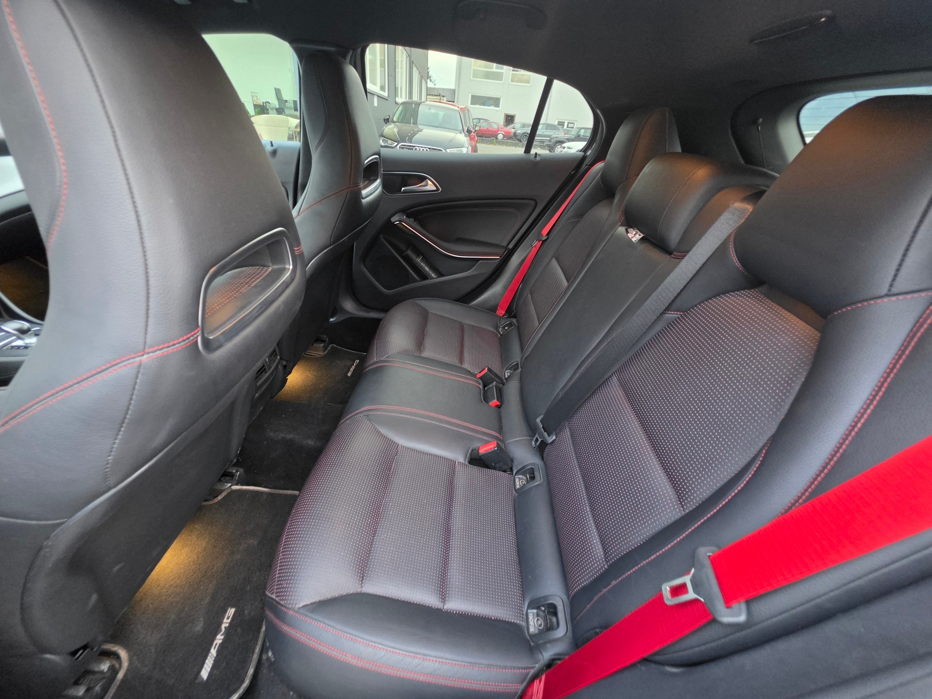 MERCEDES-BENZ GLA 45 AMG 4Matic 7G-DCT-image-7