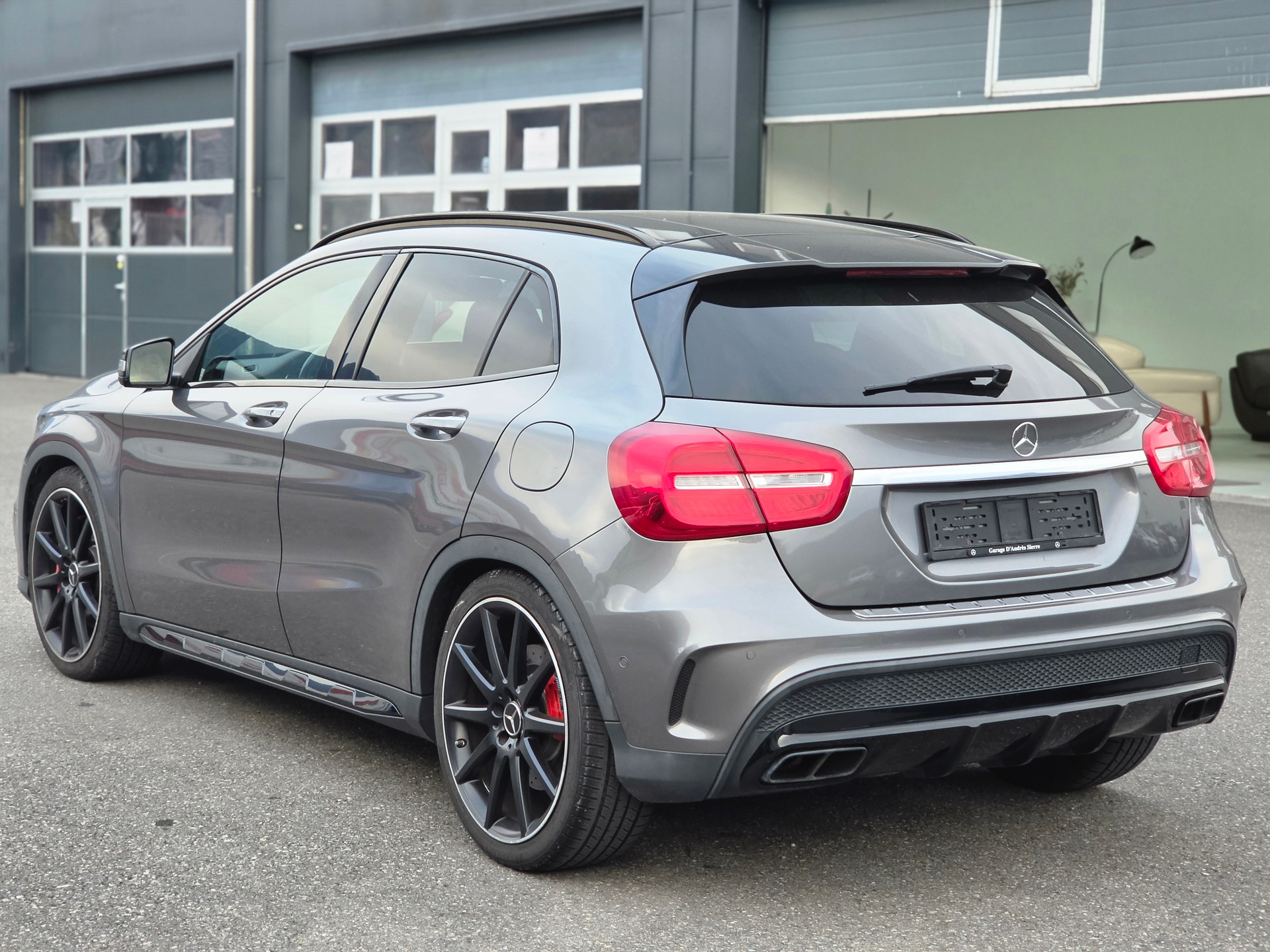 MERCEDES-BENZ GLA 45 AMG 4Matic 7G-DCT-image-5