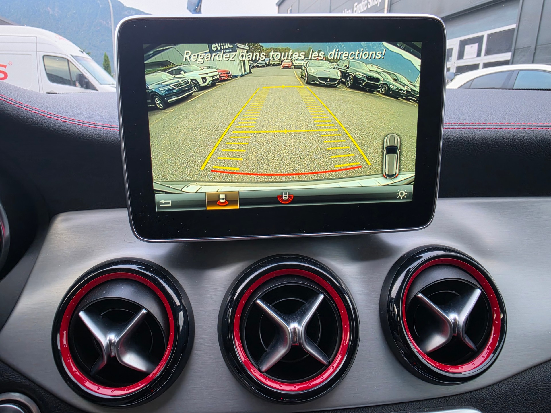 MERCEDES-BENZ GLA 45 AMG 4Matic 7G-DCT-image-11