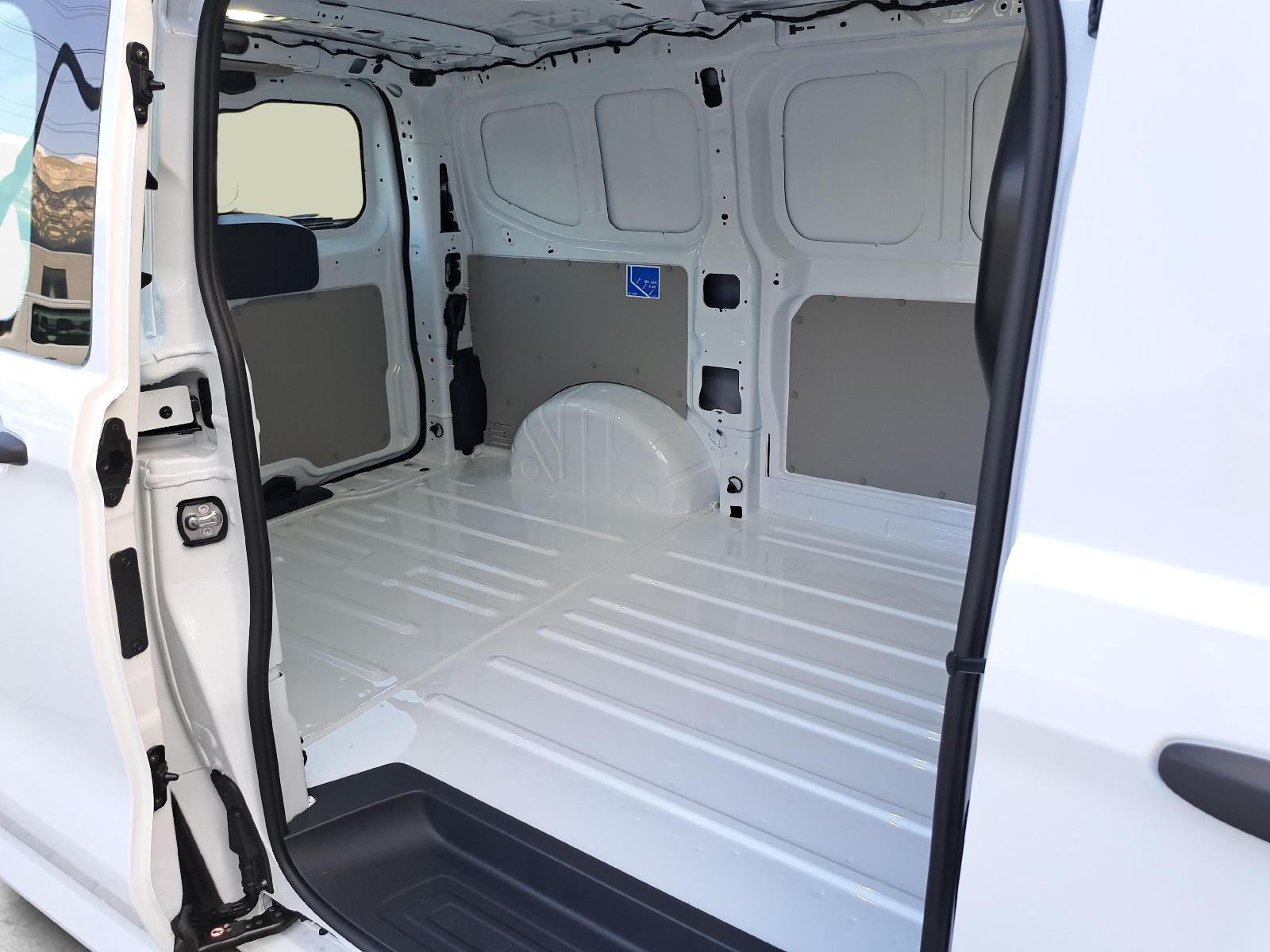 FORD E-Transit C Van 320 L1 Trend 4x4-image-10