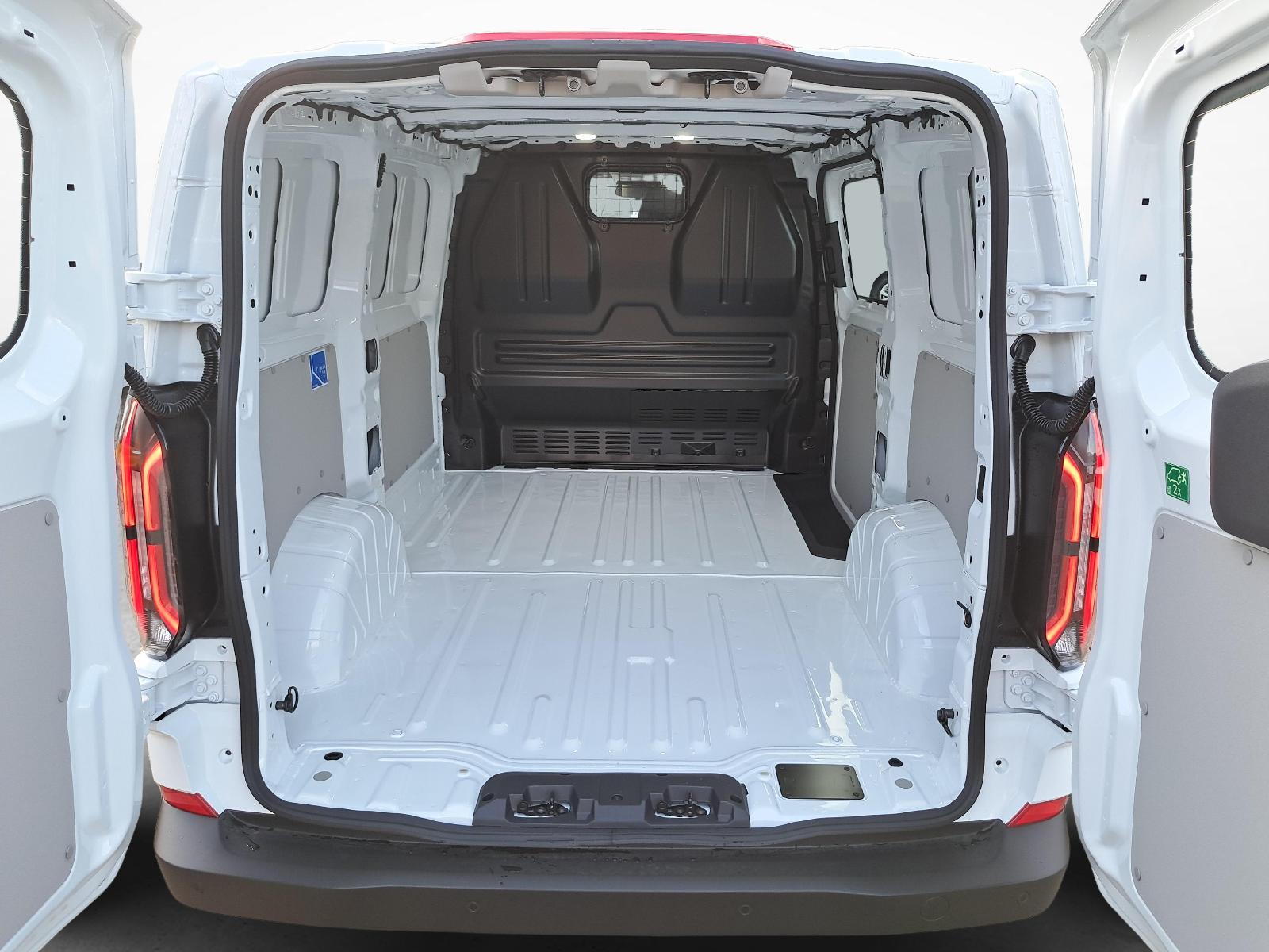 FORD E-Transit C Van 320 L1 Trend 4x4-image-11