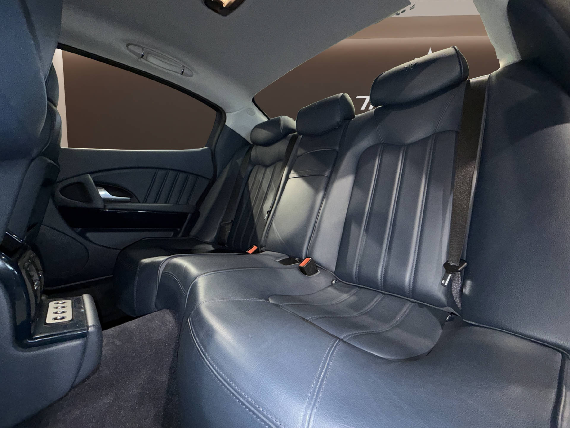 MASERATI Quattroporte 4.2 V8-image-11