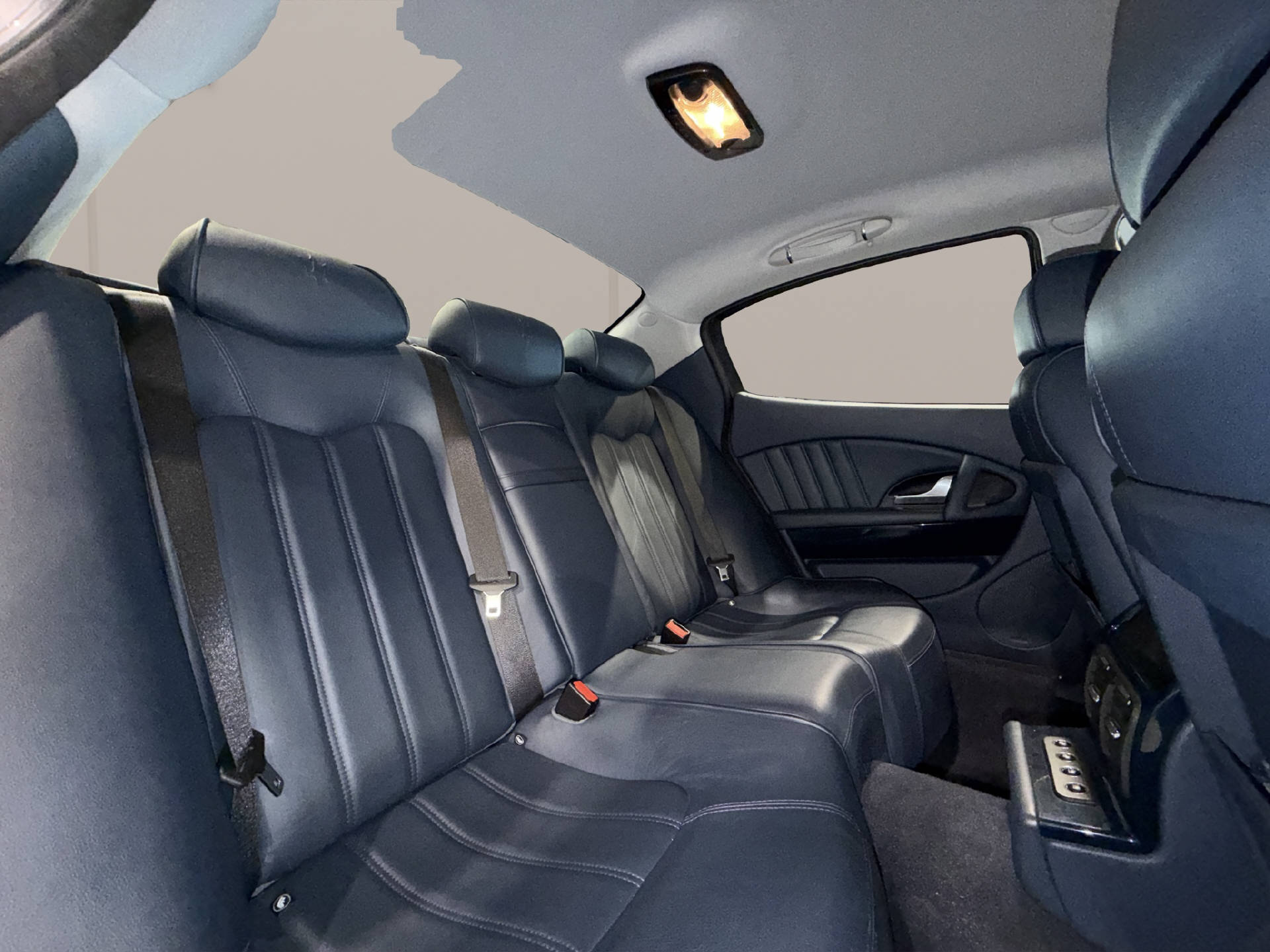 MASERATI Quattroporte 4.2 V8-image-16