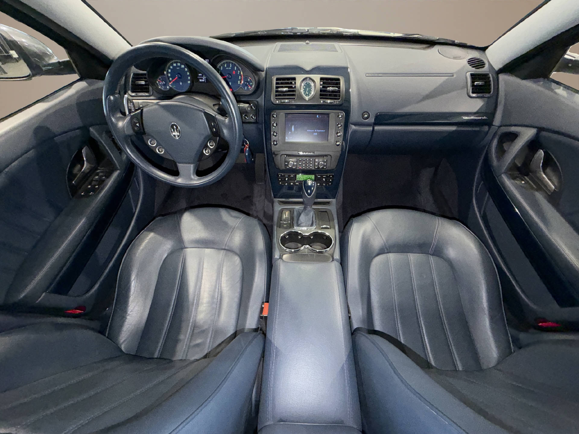 MASERATI Quattroporte 4.2 V8-image-12