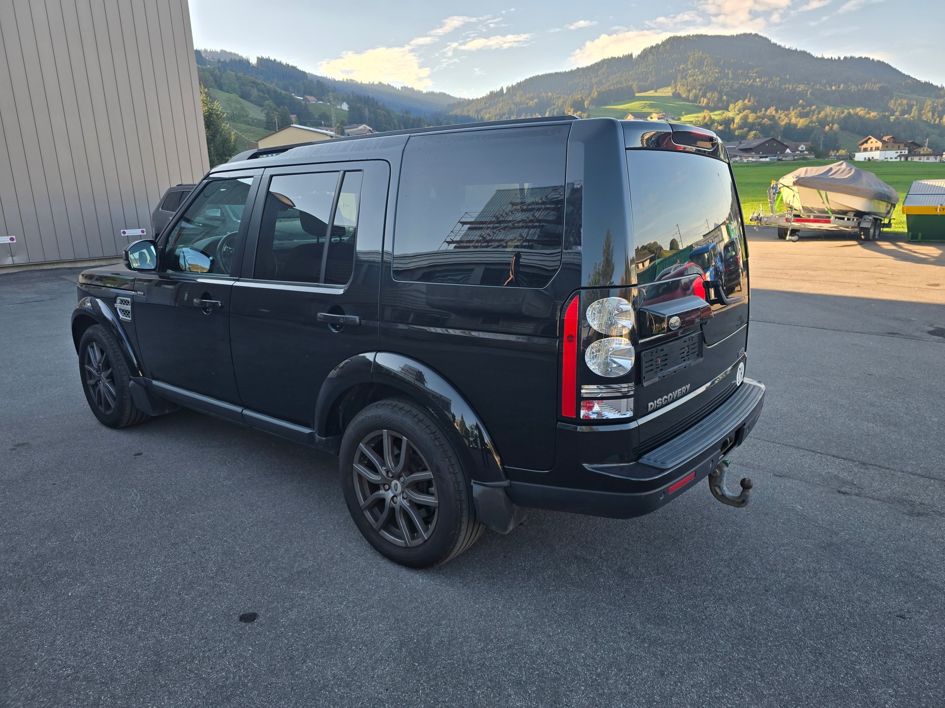 LAND ROVER Discovery 3.0 SDV6 HSE Luxury Automatic-image-8