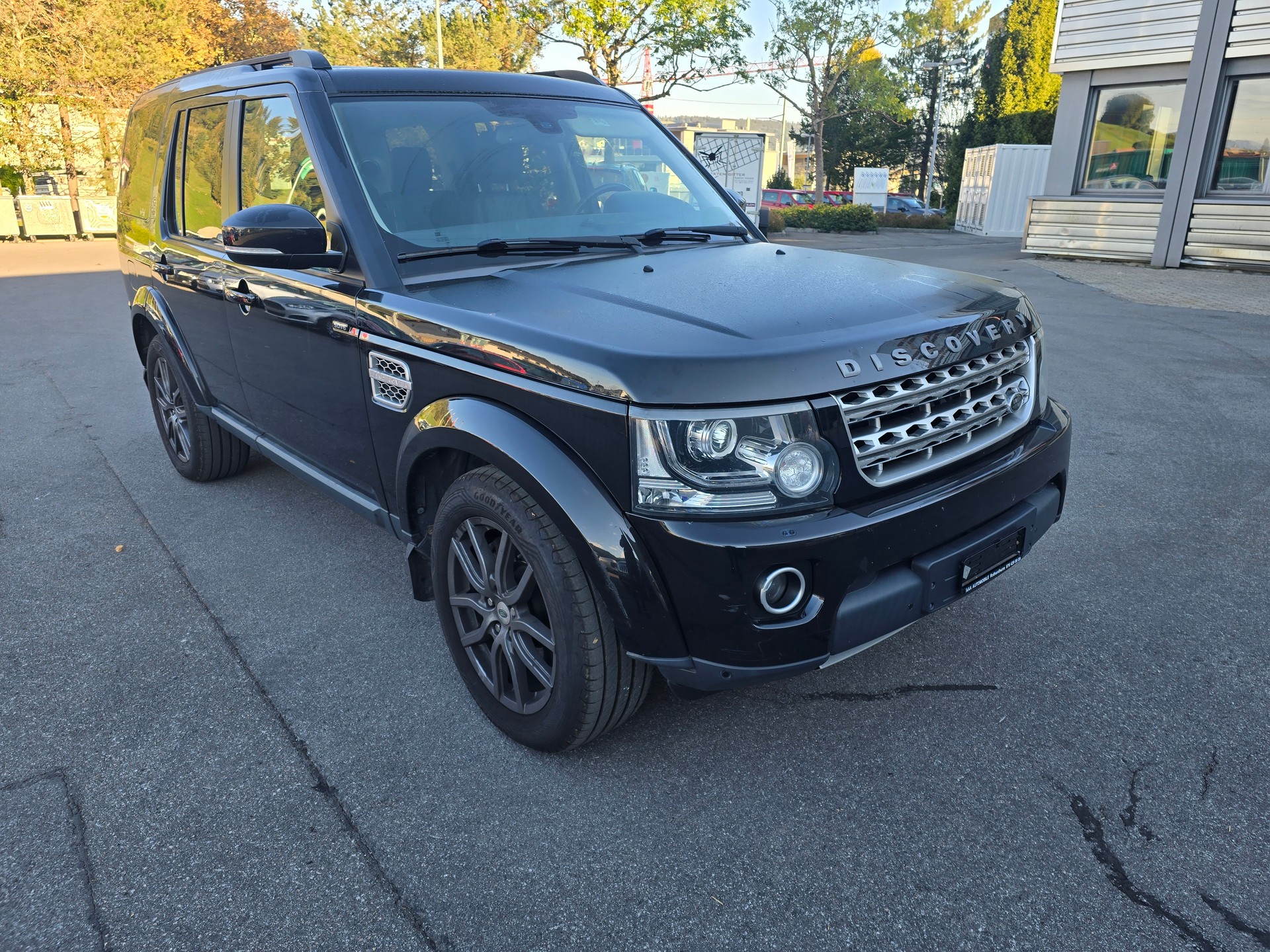LAND ROVER Discovery 3.0 SDV6 HSE Luxury Automatic-image-1