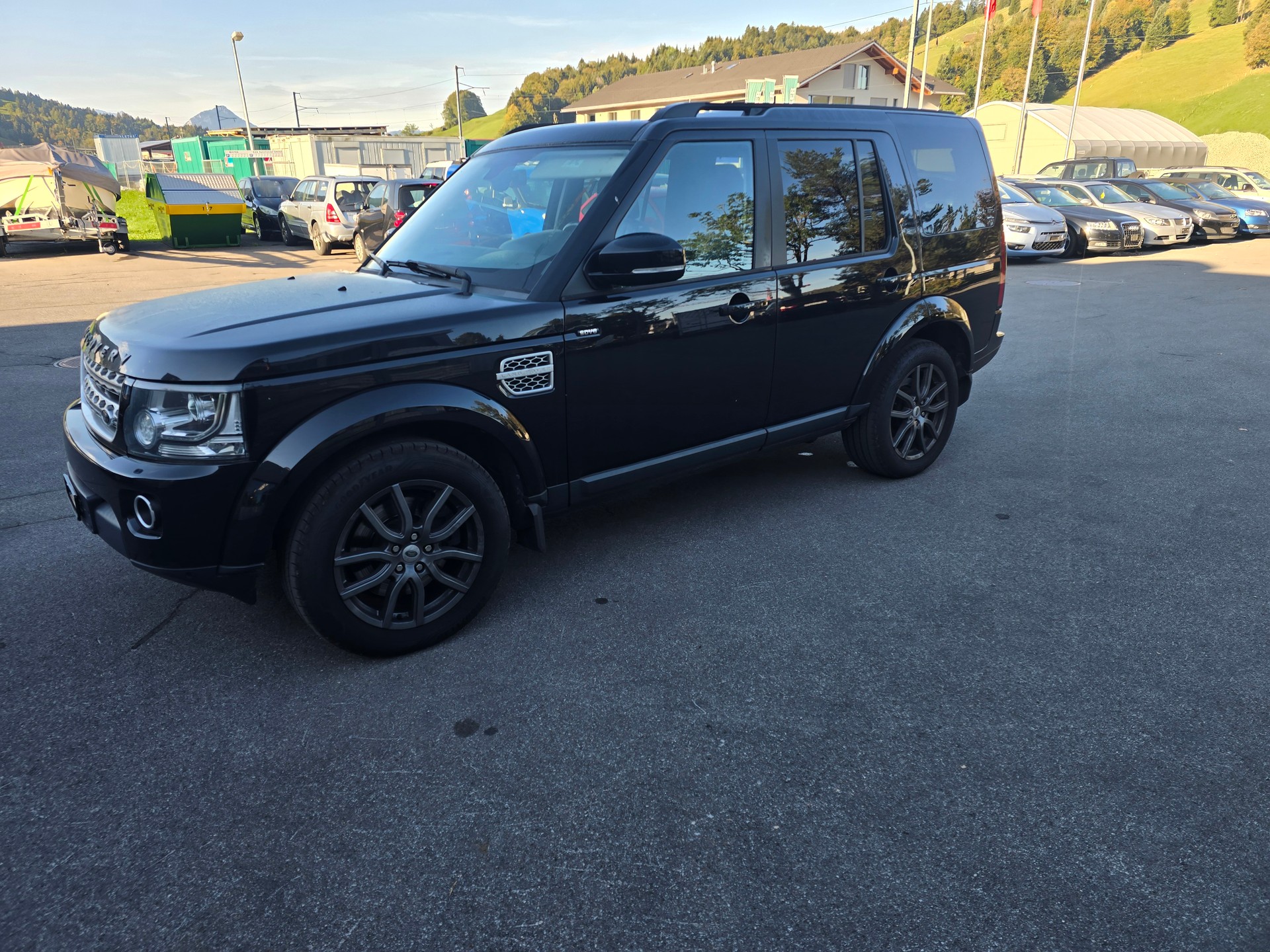 LAND ROVER Discovery 3.0 SDV6 HSE Luxury Automatic-image-3