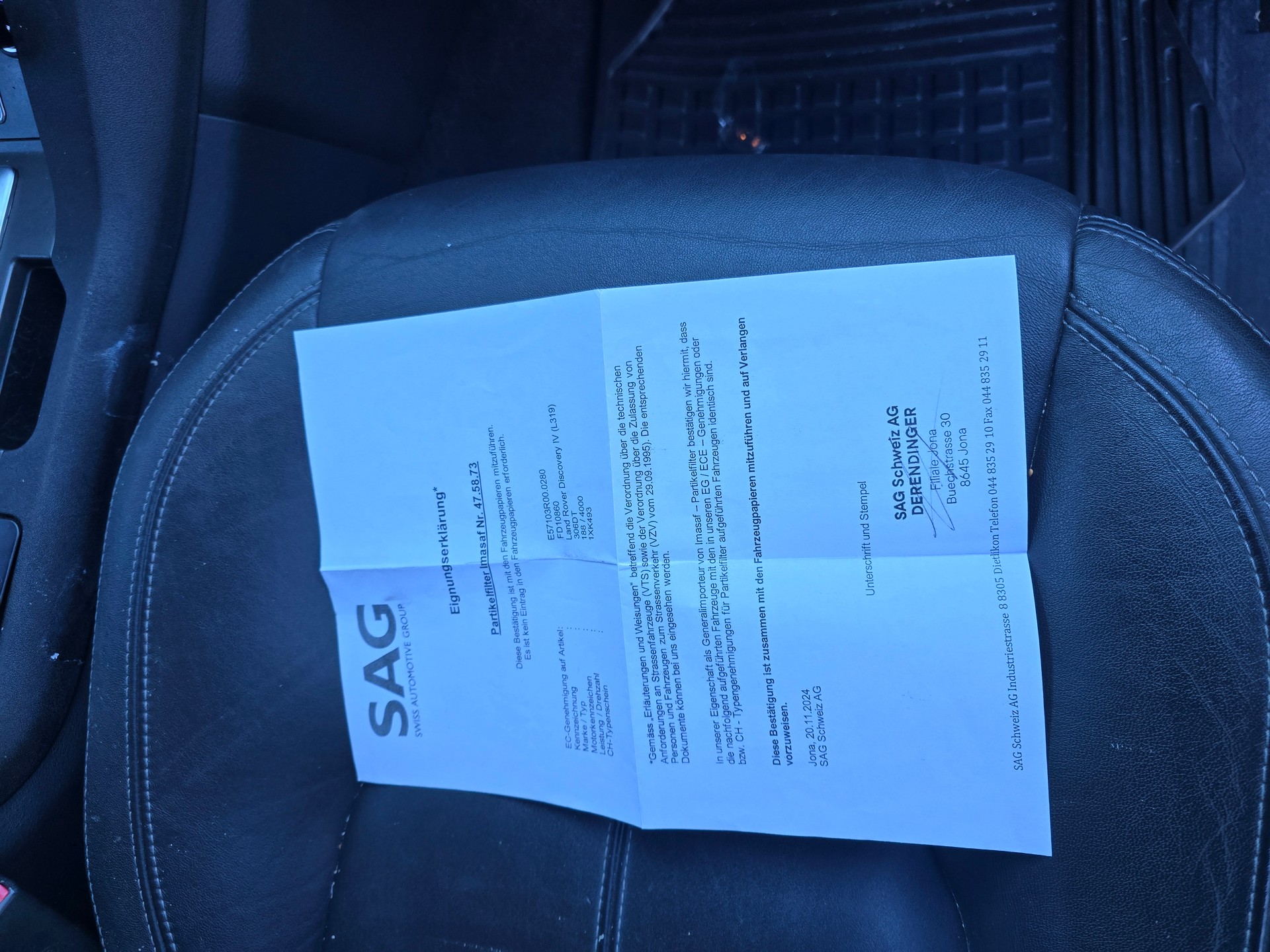 LAND ROVER Discovery 3.0 SDV6 HSE Luxury Automatic-image-15