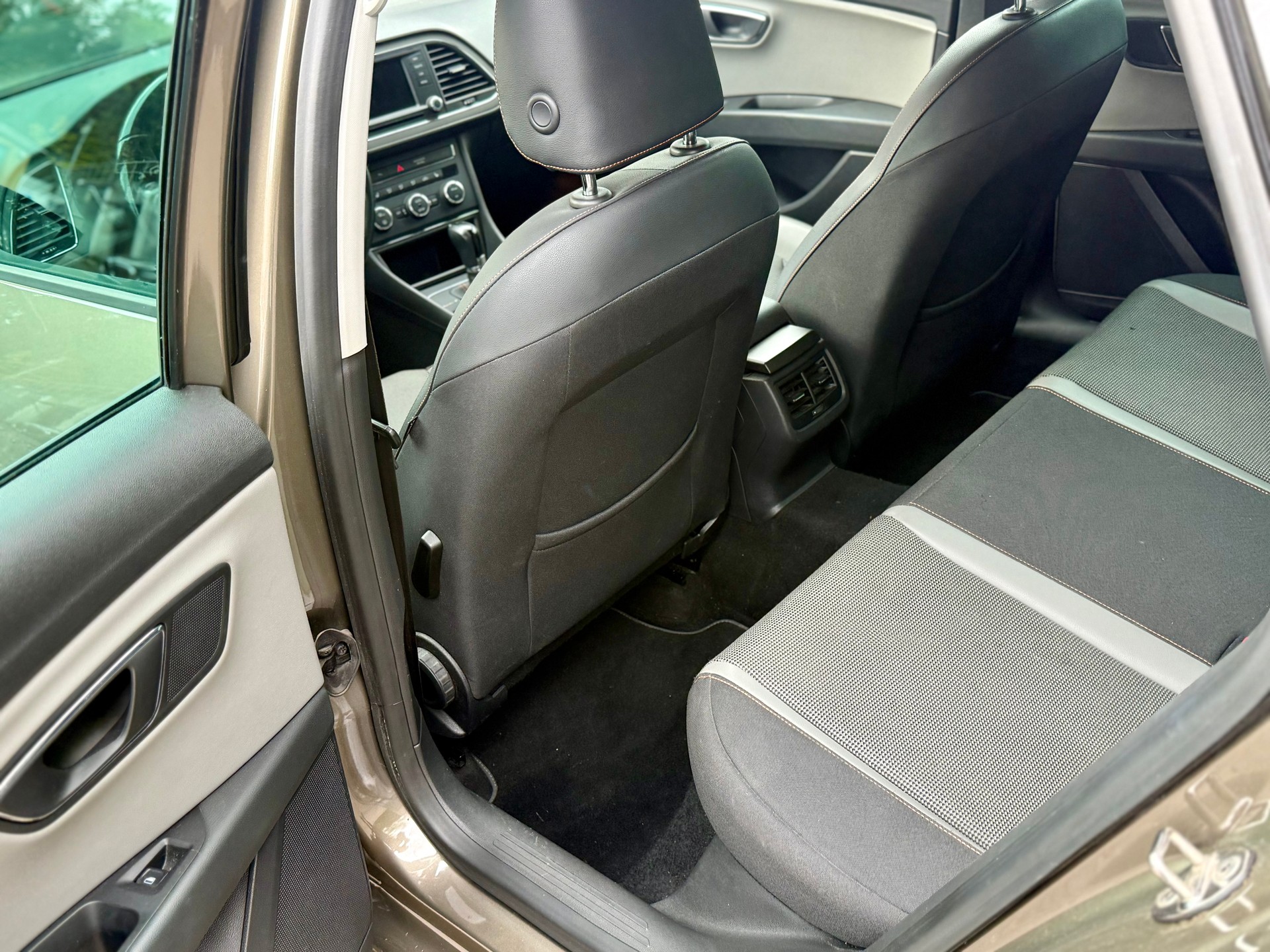SEAT Leon ST 2.0 TDI X-Perience 4Drive DSG-image-8