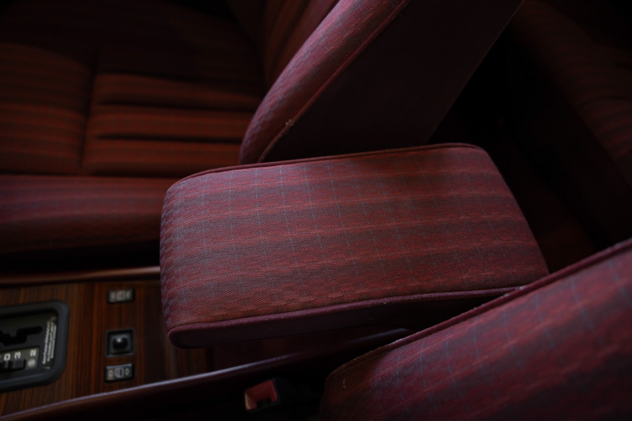 MERCEDES-BENZ 230 E-image-26