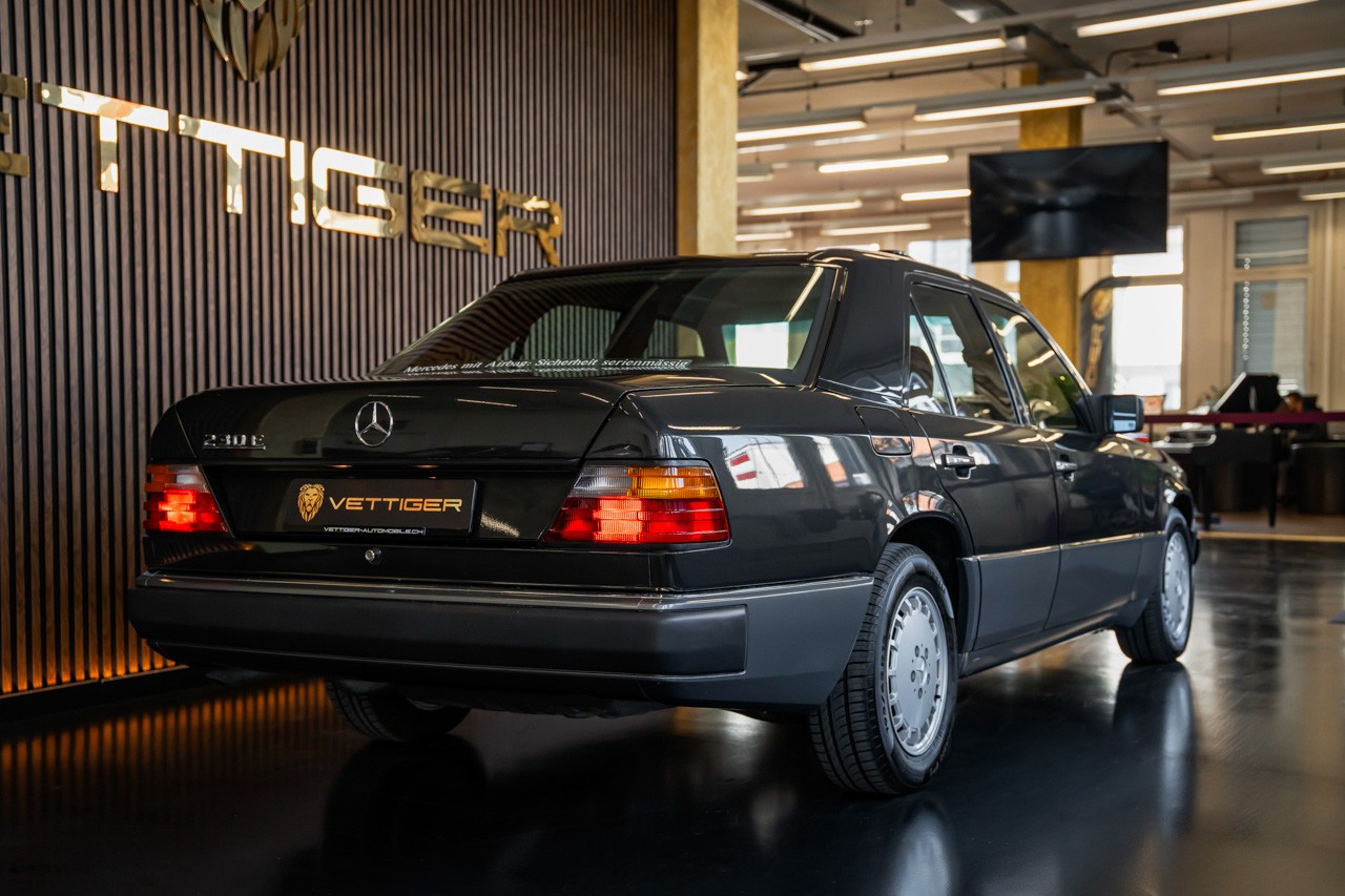 MERCEDES-BENZ 230 E-image-6