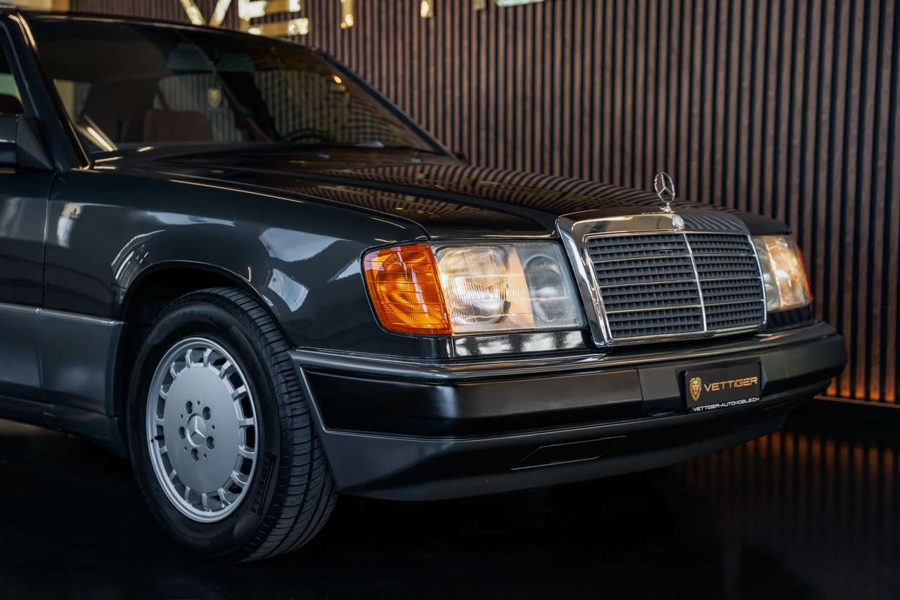 MERCEDES-BENZ 230 E-image-9