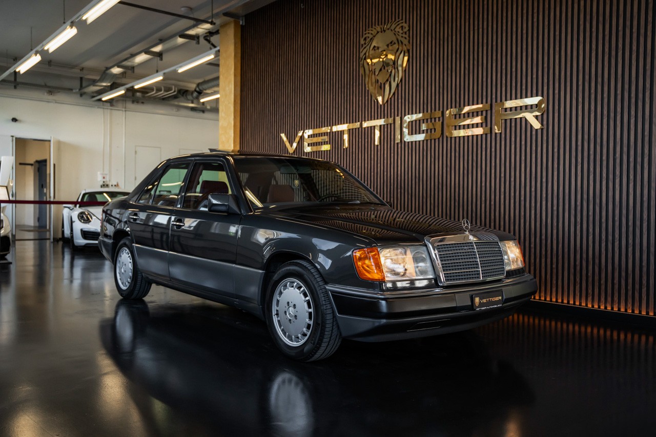 MERCEDES-BENZ 230 E-image-0