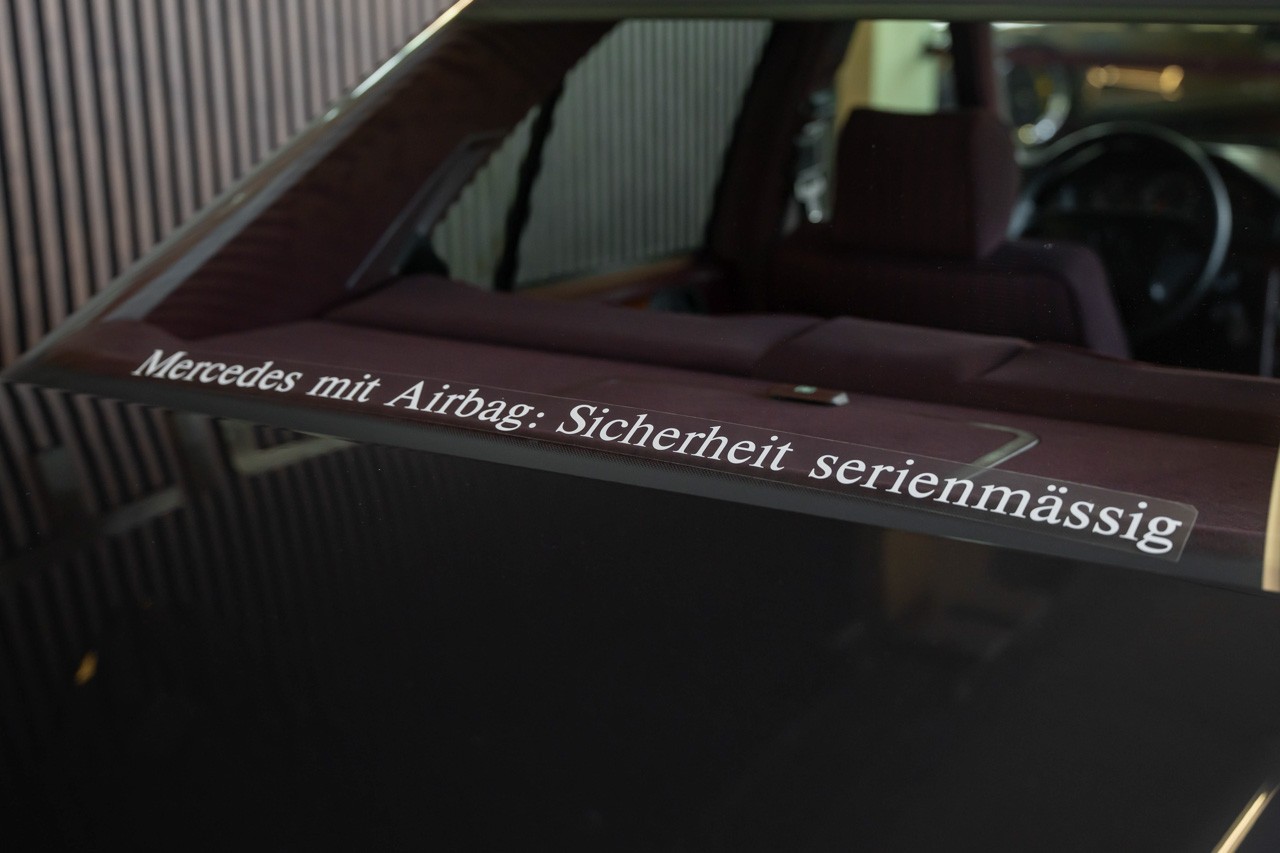MERCEDES-BENZ 230 E-image-29