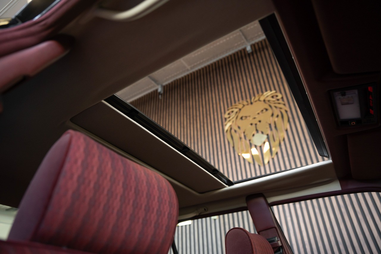 MERCEDES-BENZ 230 E-image-17