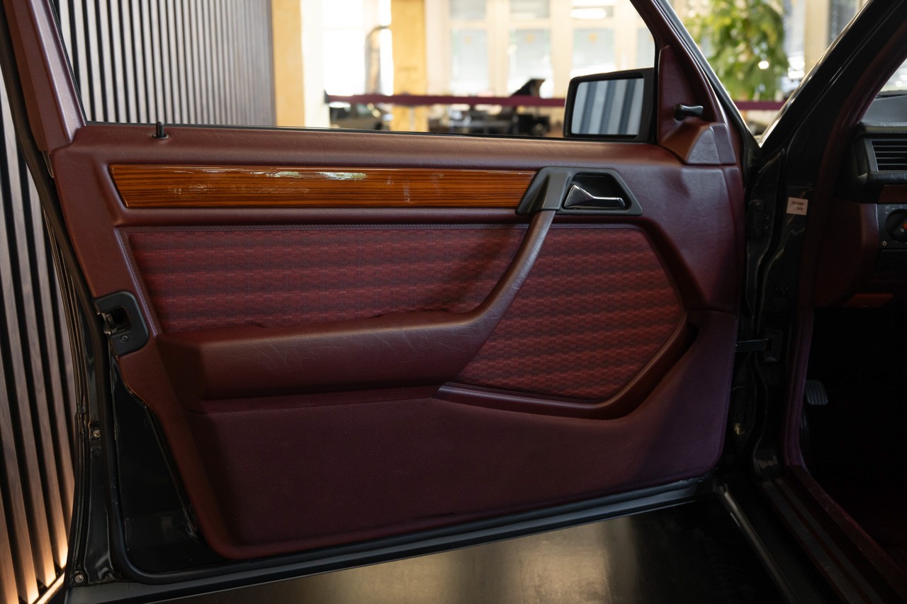MERCEDES-BENZ 230 E-image-20
