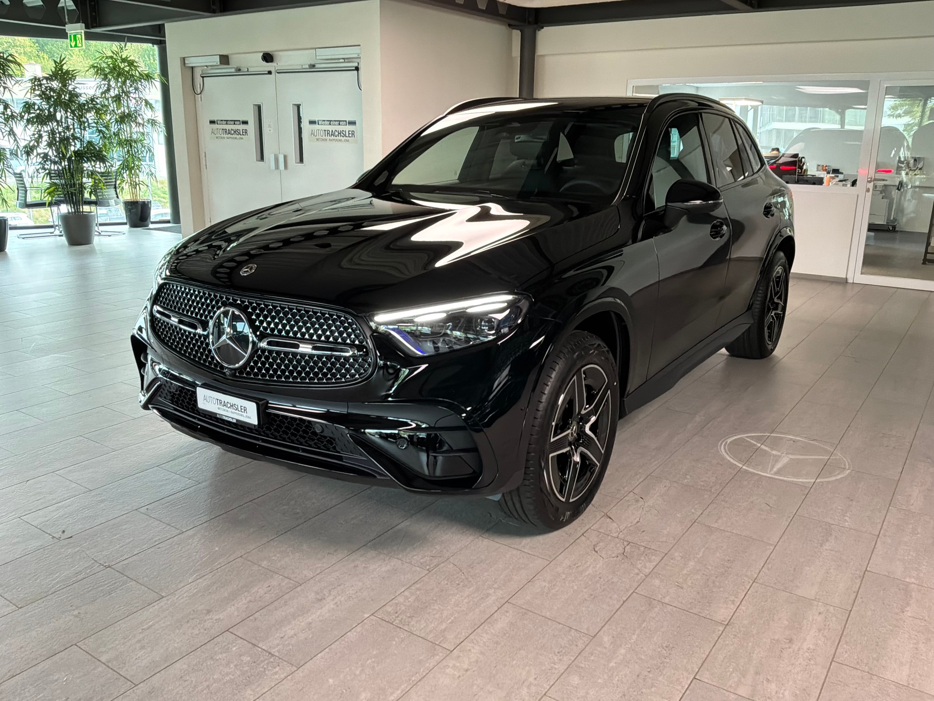 MERCEDES-BENZ GLC 400 e 4Matic EQ Star 9G-Tronic-image-3