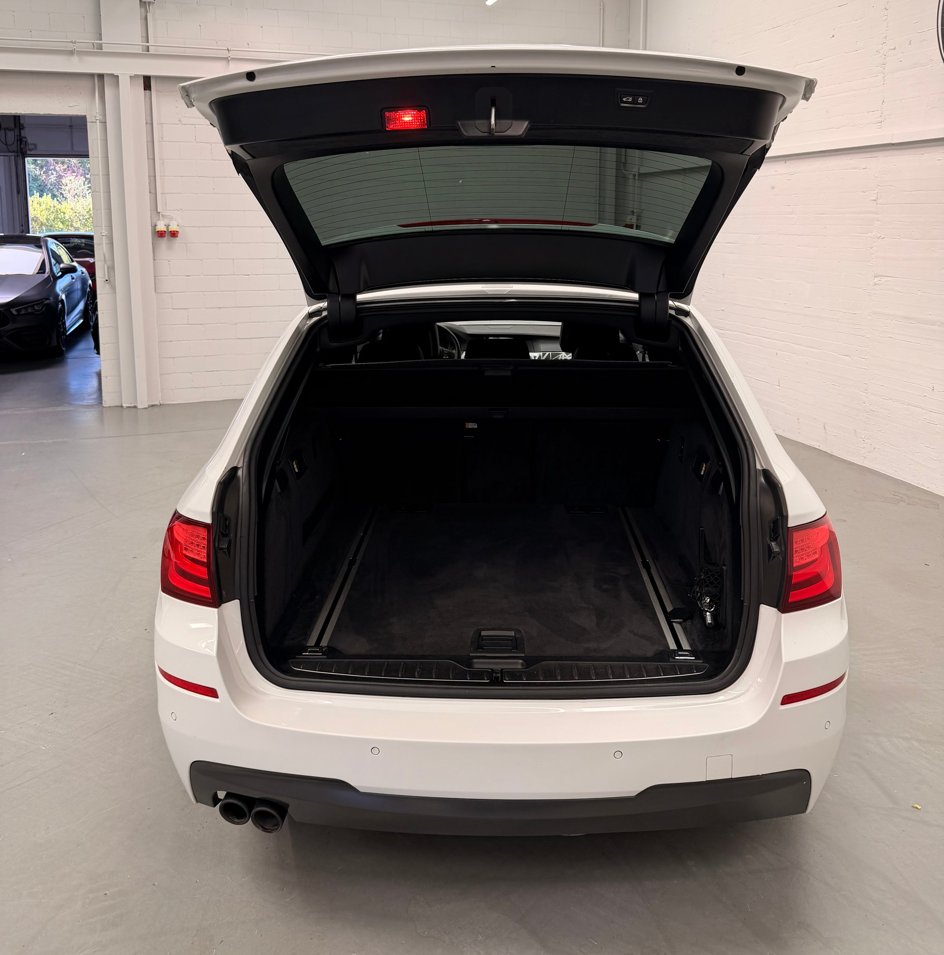 BMW 530d xDrive Touring Steptronic CH-Fahrzeug-image-7