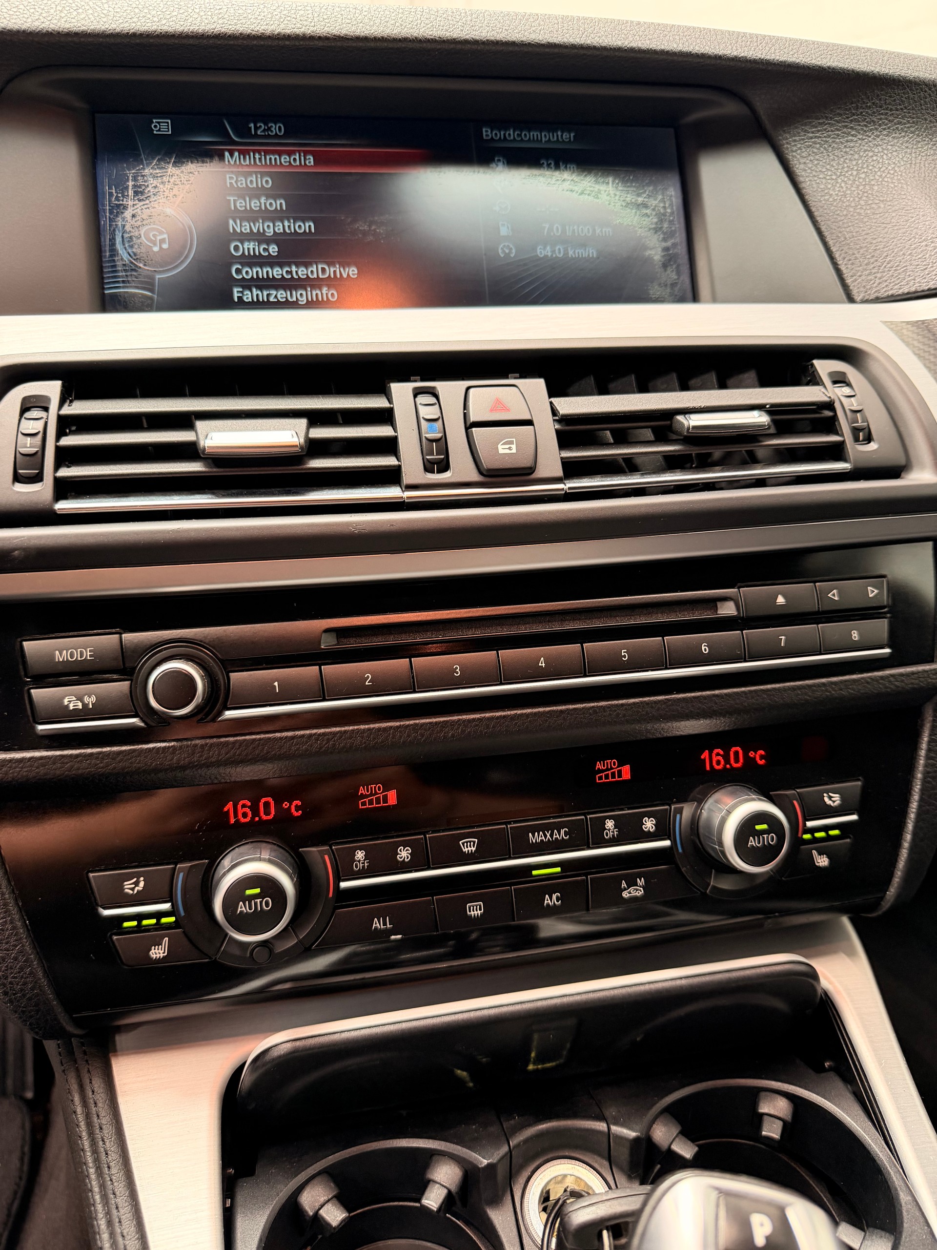 BMW 530d xDrive Touring Steptronic CH-Fahrzeug-image-16