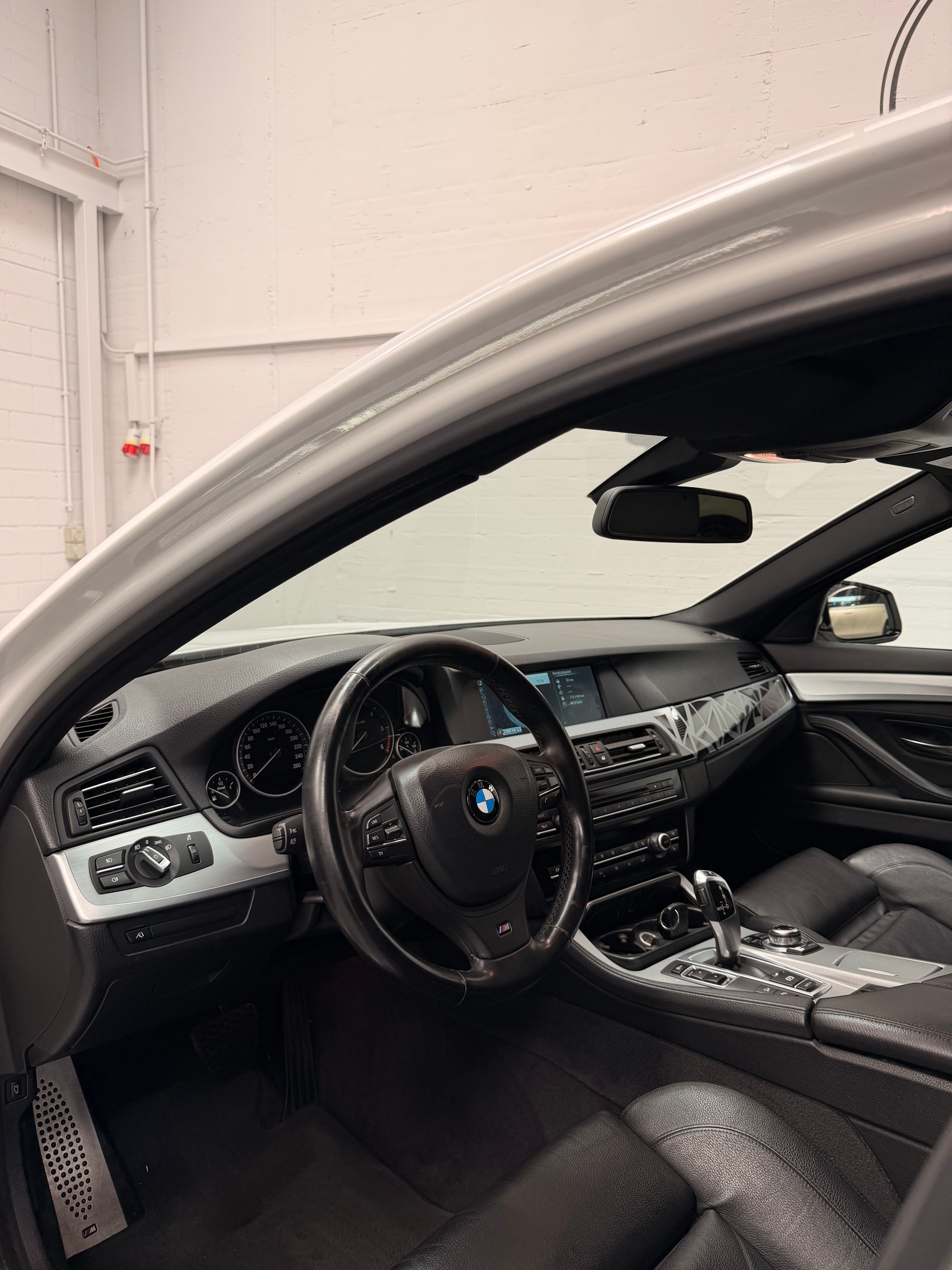 BMW 530d xDrive Touring Steptronic CH-Fahrzeug-image-12
