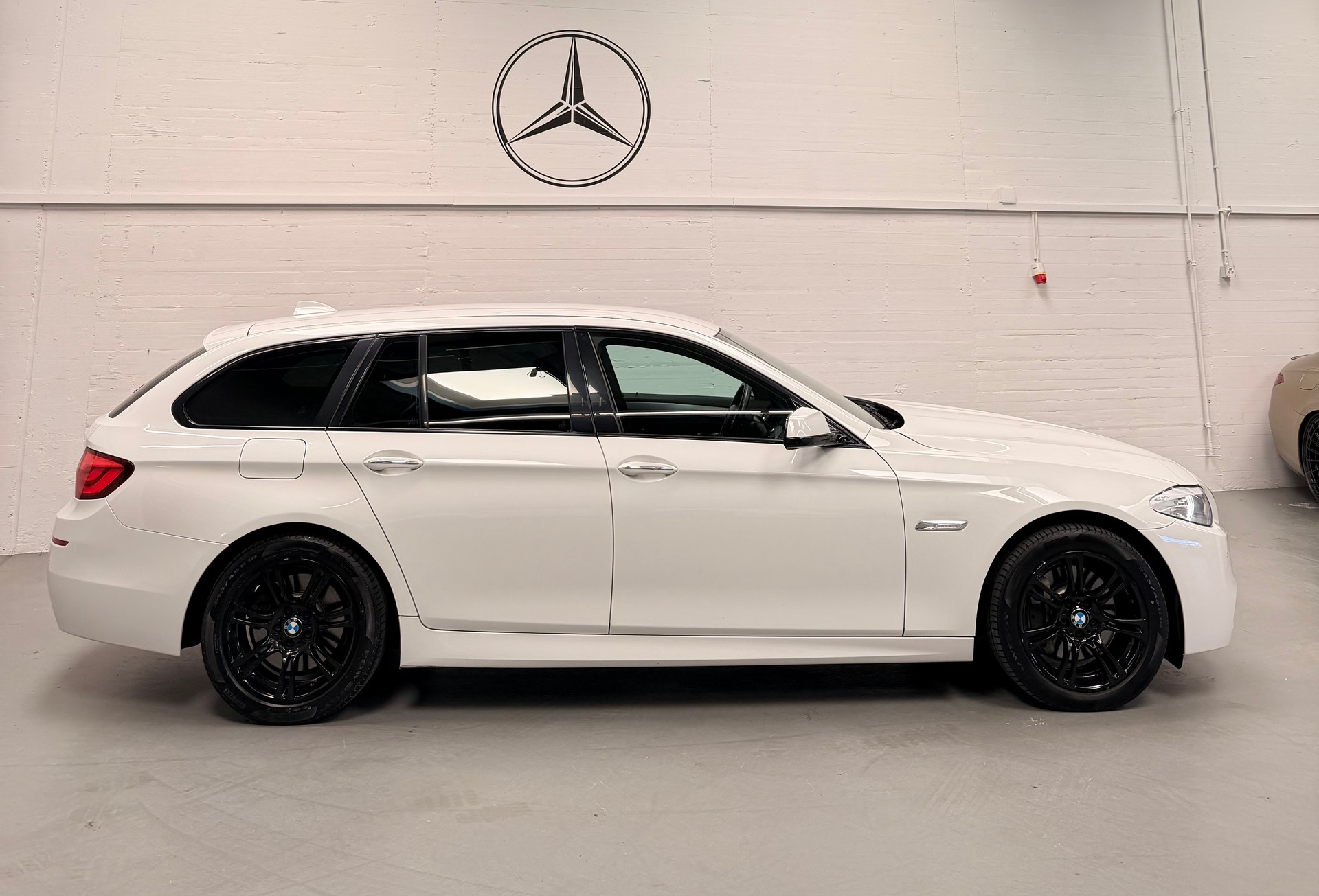 BMW 530d xDrive Touring Steptronic CH-Fahrzeug-image-3