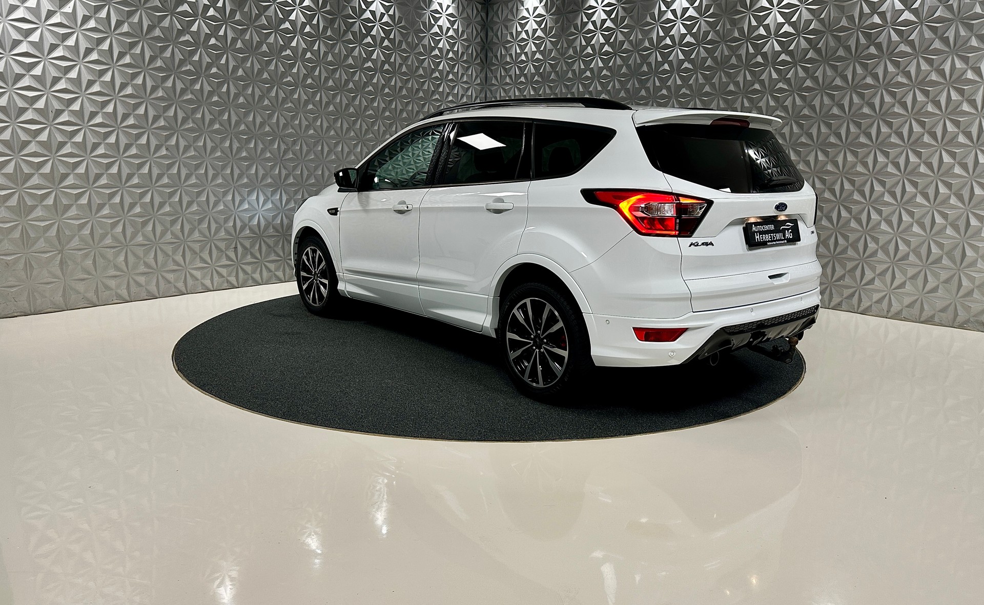 FORD Kuga 2.0 TDCi ST Line High 4WD PowerShift-image-6