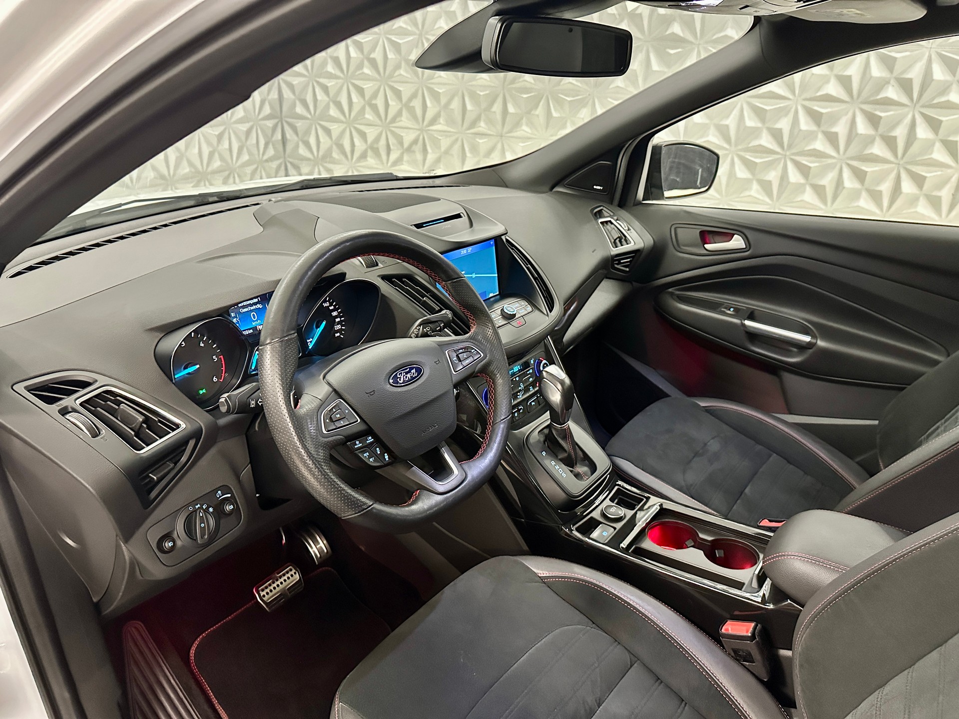 FORD Kuga 2.0 TDCi ST Line High 4WD PowerShift-image-11