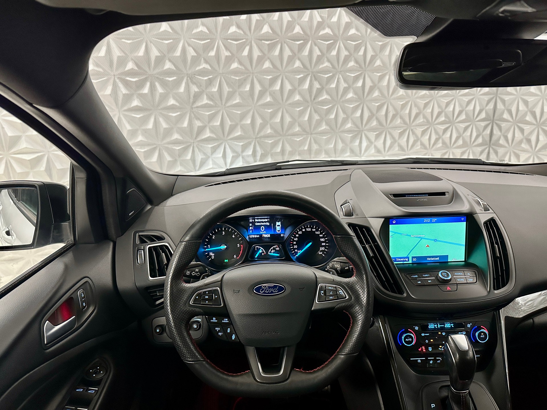 FORD Kuga 2.0 TDCi ST Line High 4WD PowerShift-image-23